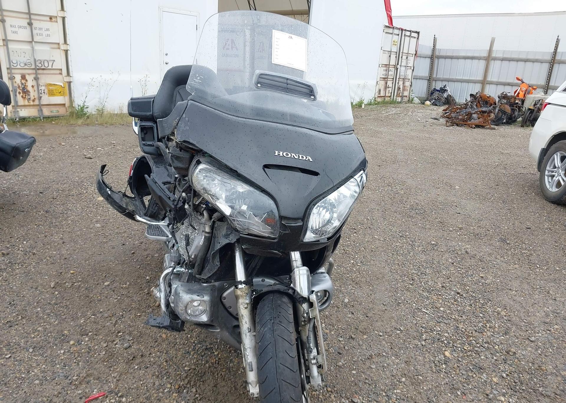 2010 HONDA GL1800