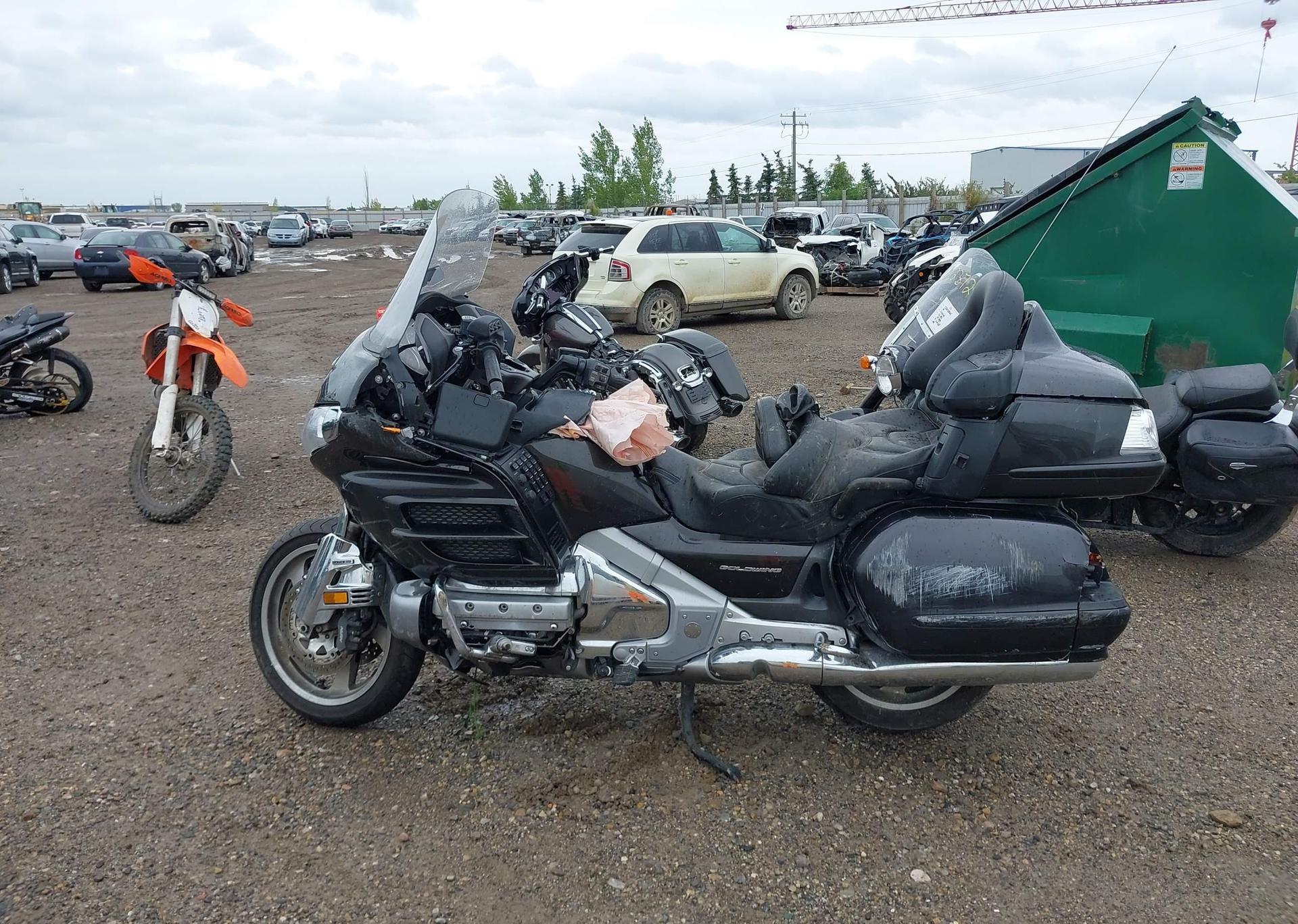 2010 HONDA GL1800
