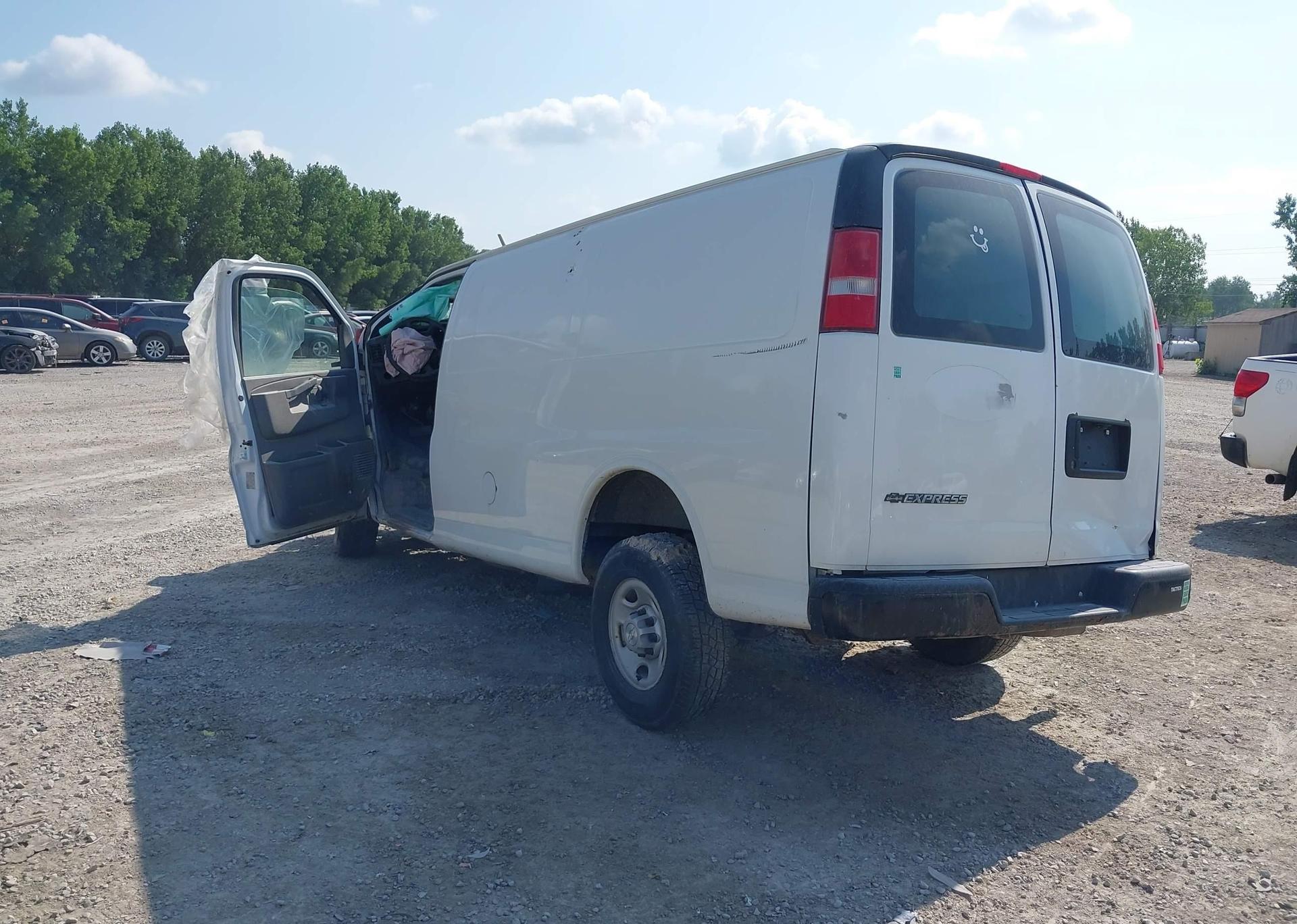 2017 CHEVROLET EXPRESS 2500 1WT