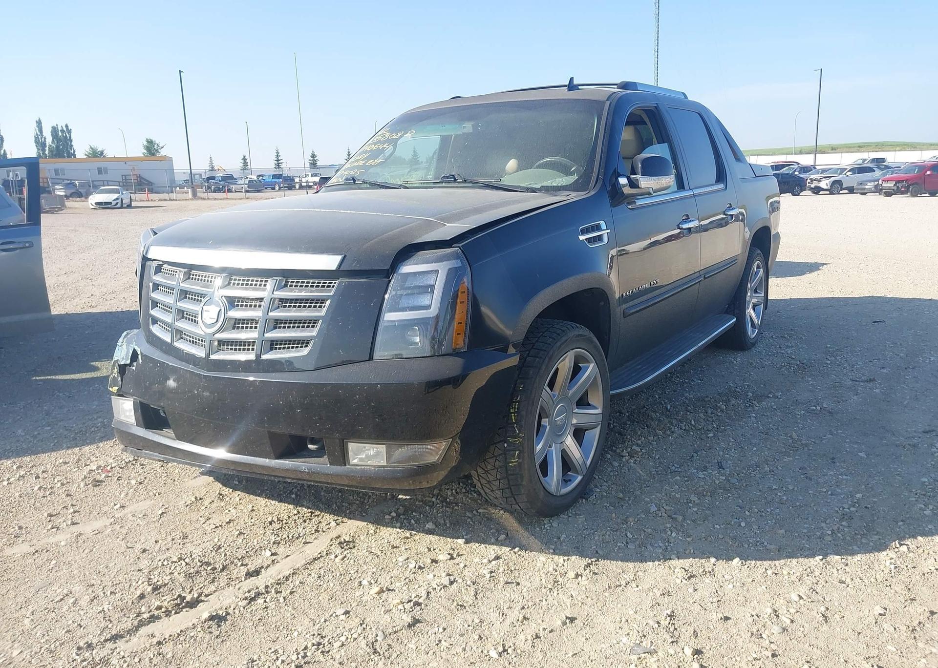 2011 CADILLAC ESCALADE EXT LUXURY