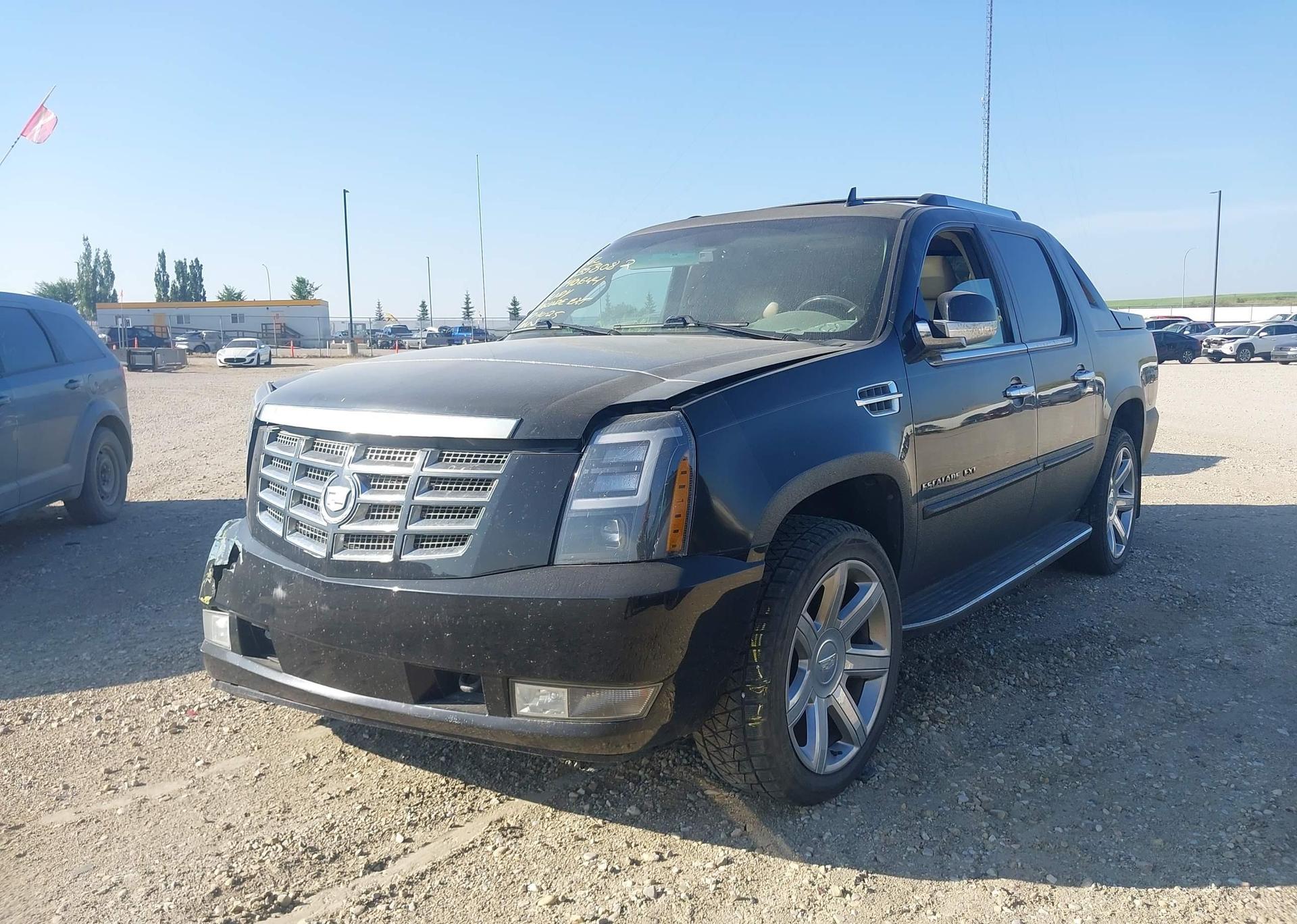 2011 CADILLAC ESCALADE EXT LUXURY