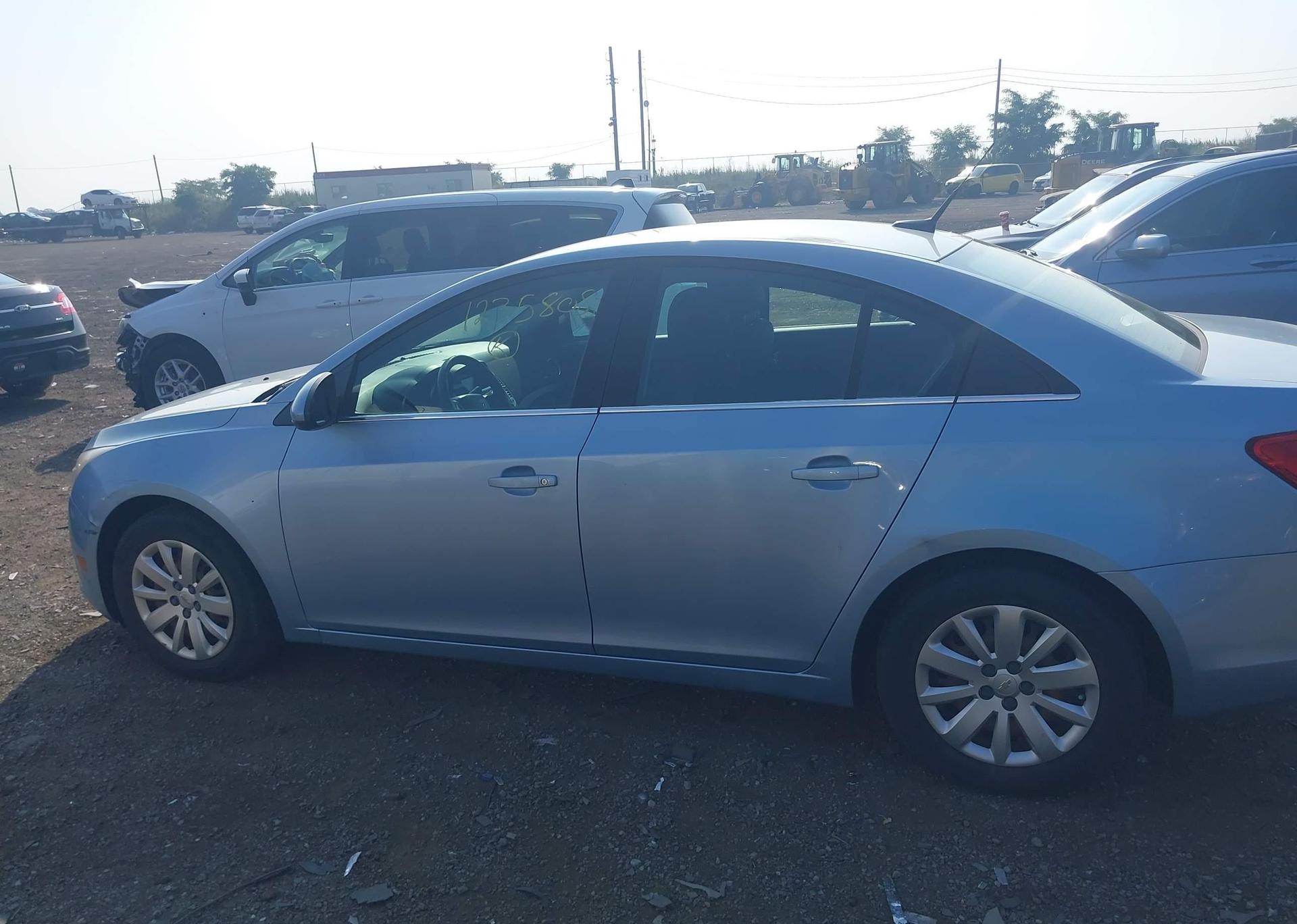 2011 CHEVROLET CRUZE LT