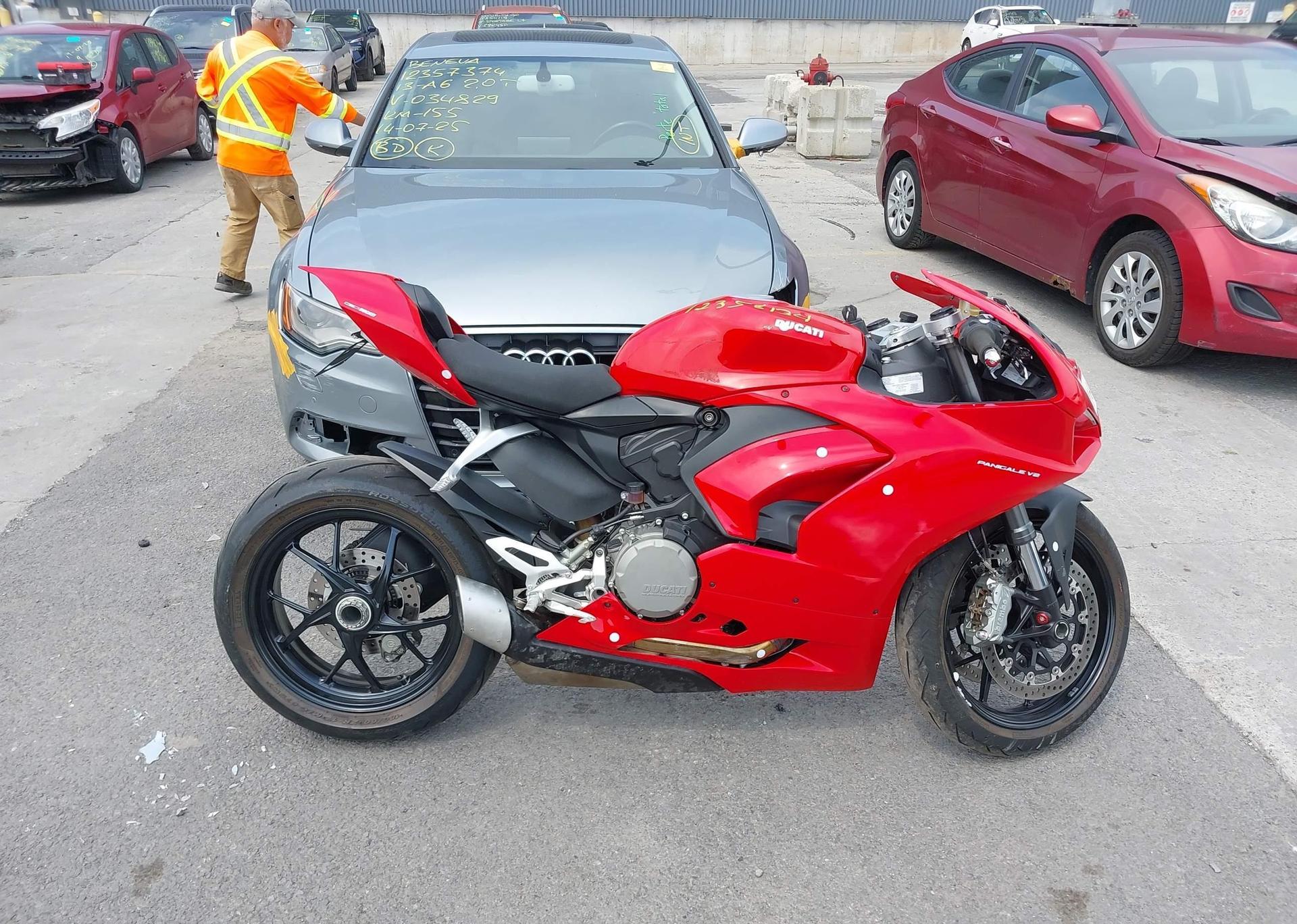 2020 DUCATI PANIGALE V2