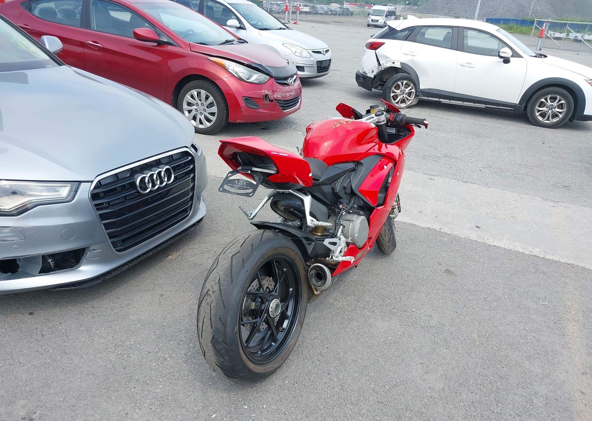 2020 DUCATI PANIGALE V2