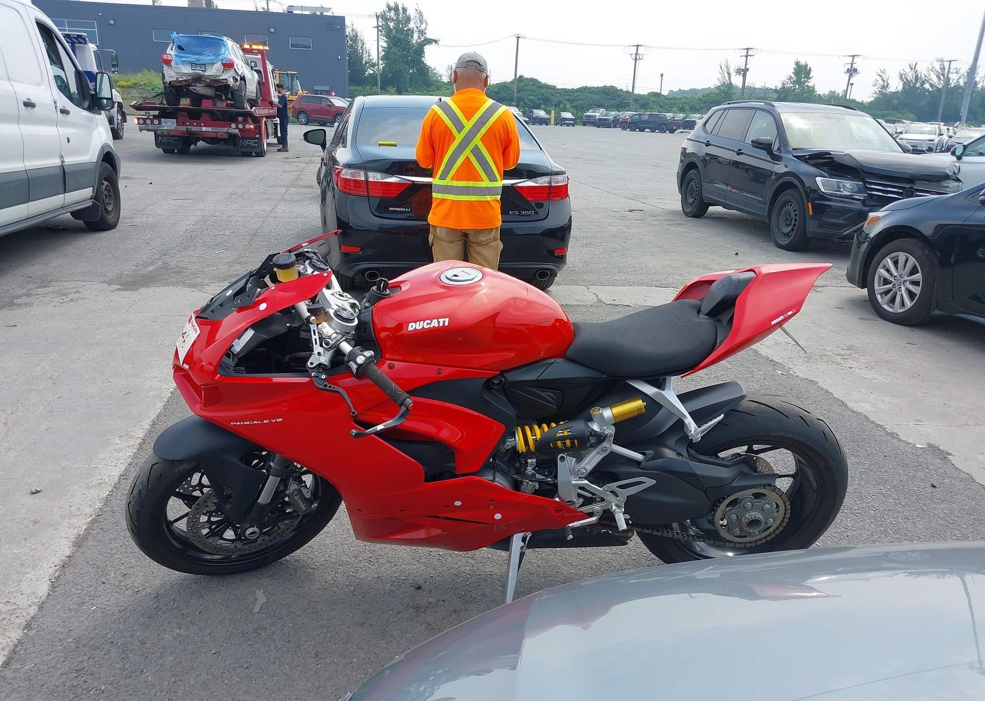 2020 DUCATI PANIGALE V2