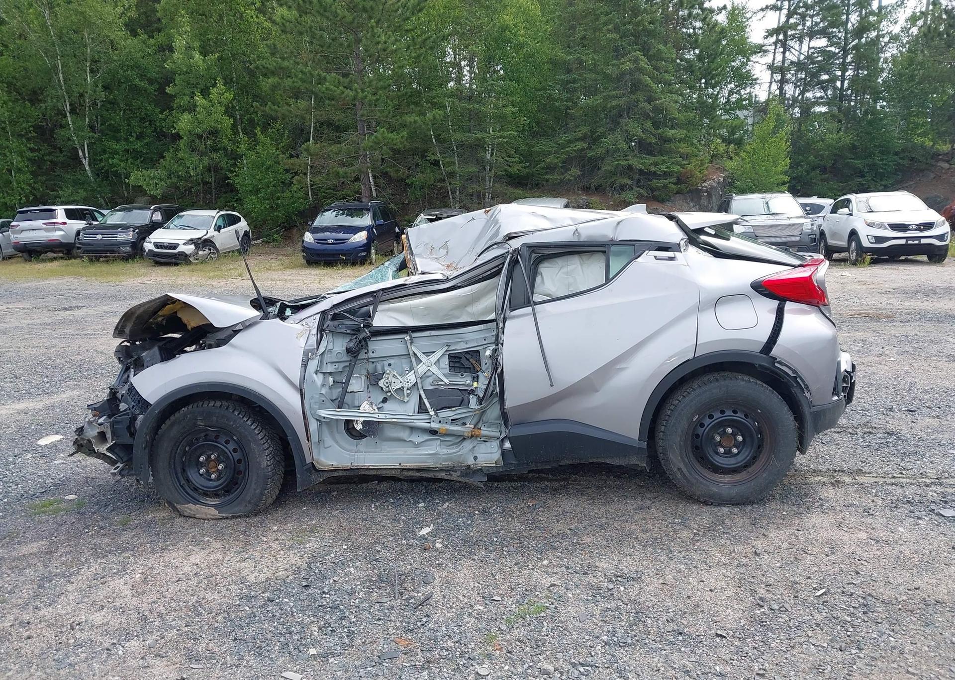 2020 TOYOTA C-HR LE
