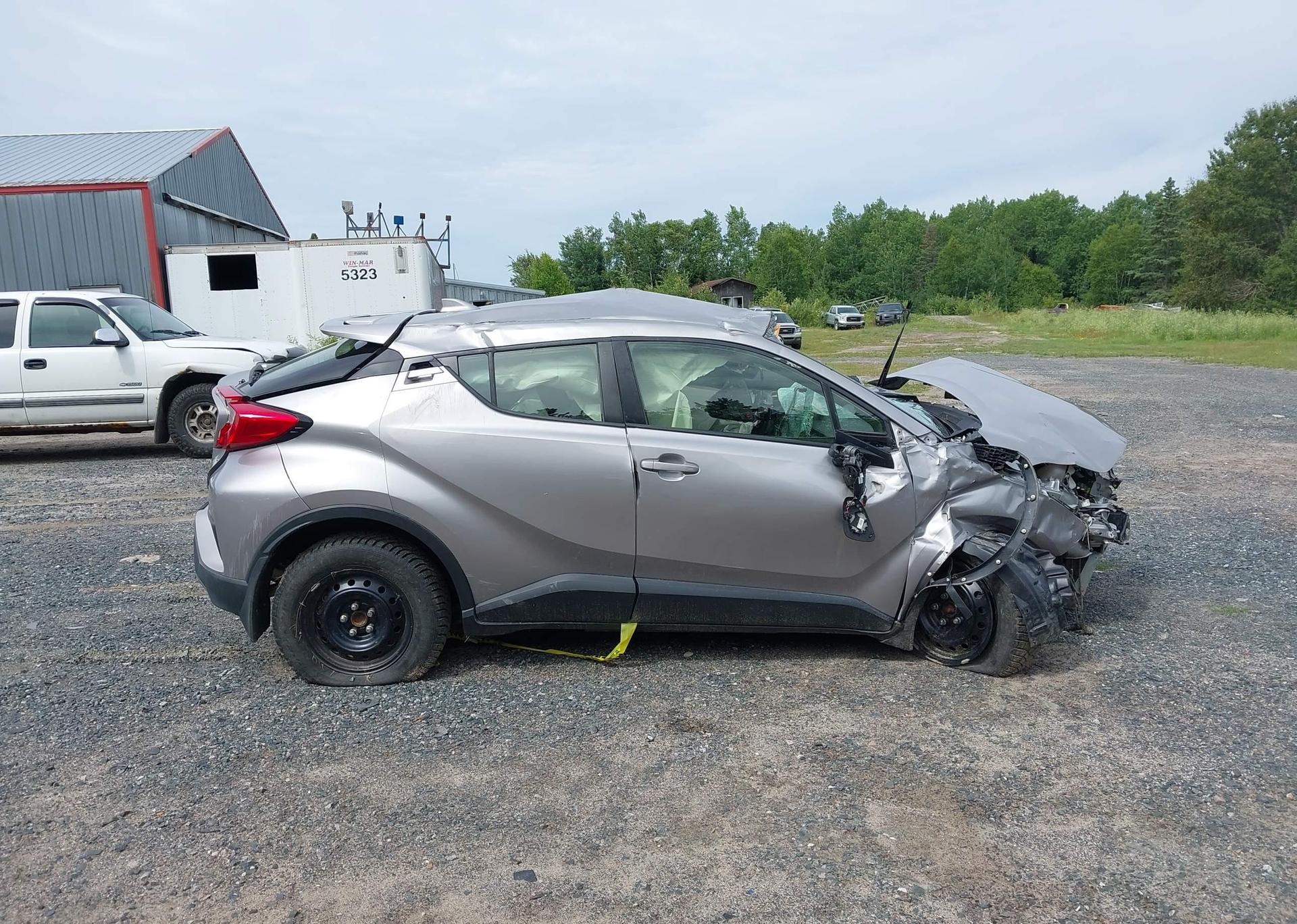 2020 TOYOTA C-HR LE