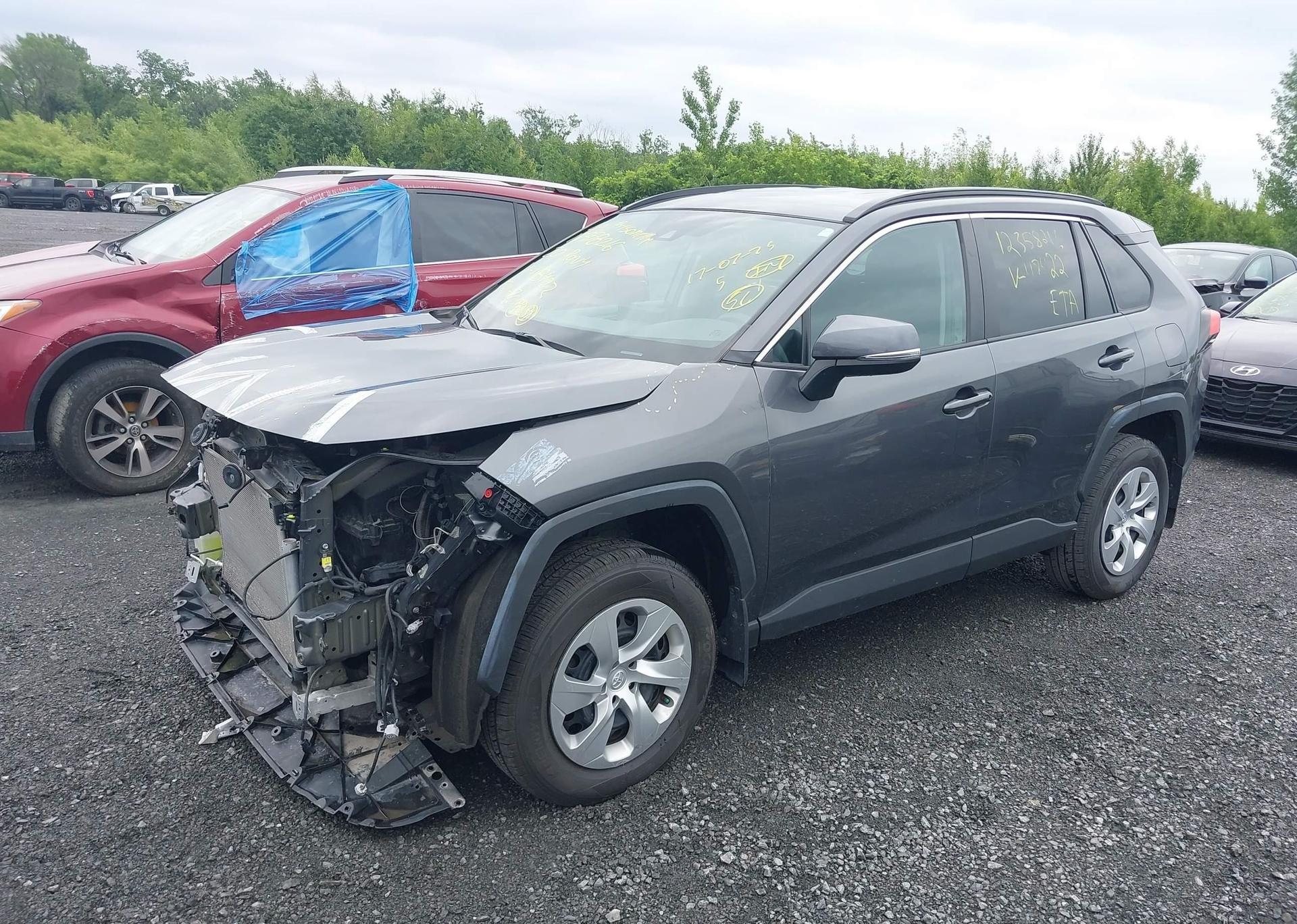 2020 TOYOTA RAV4 LE