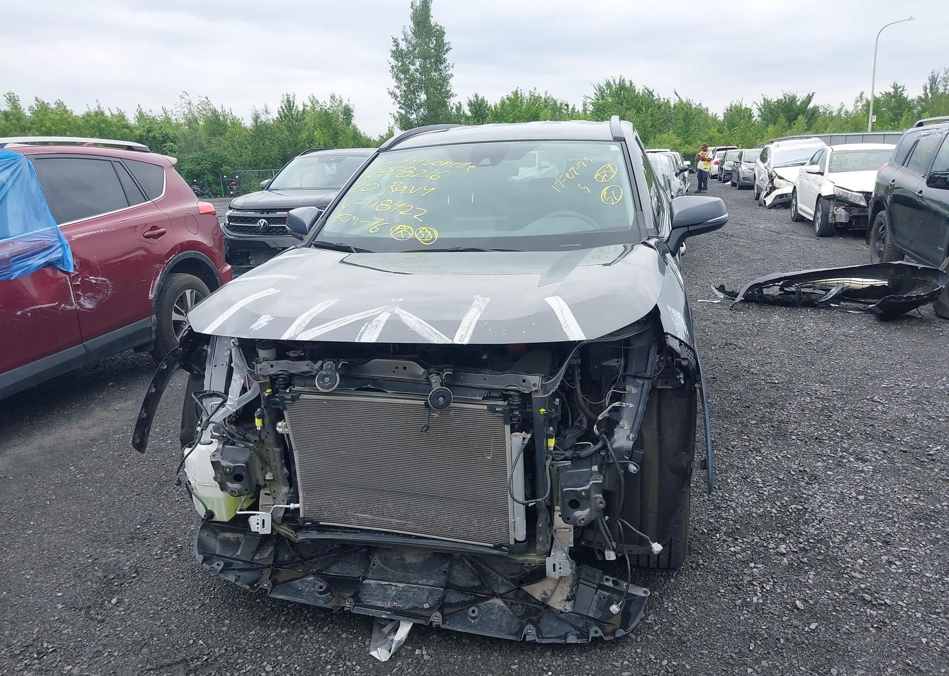 2020 TOYOTA RAV4 LE
