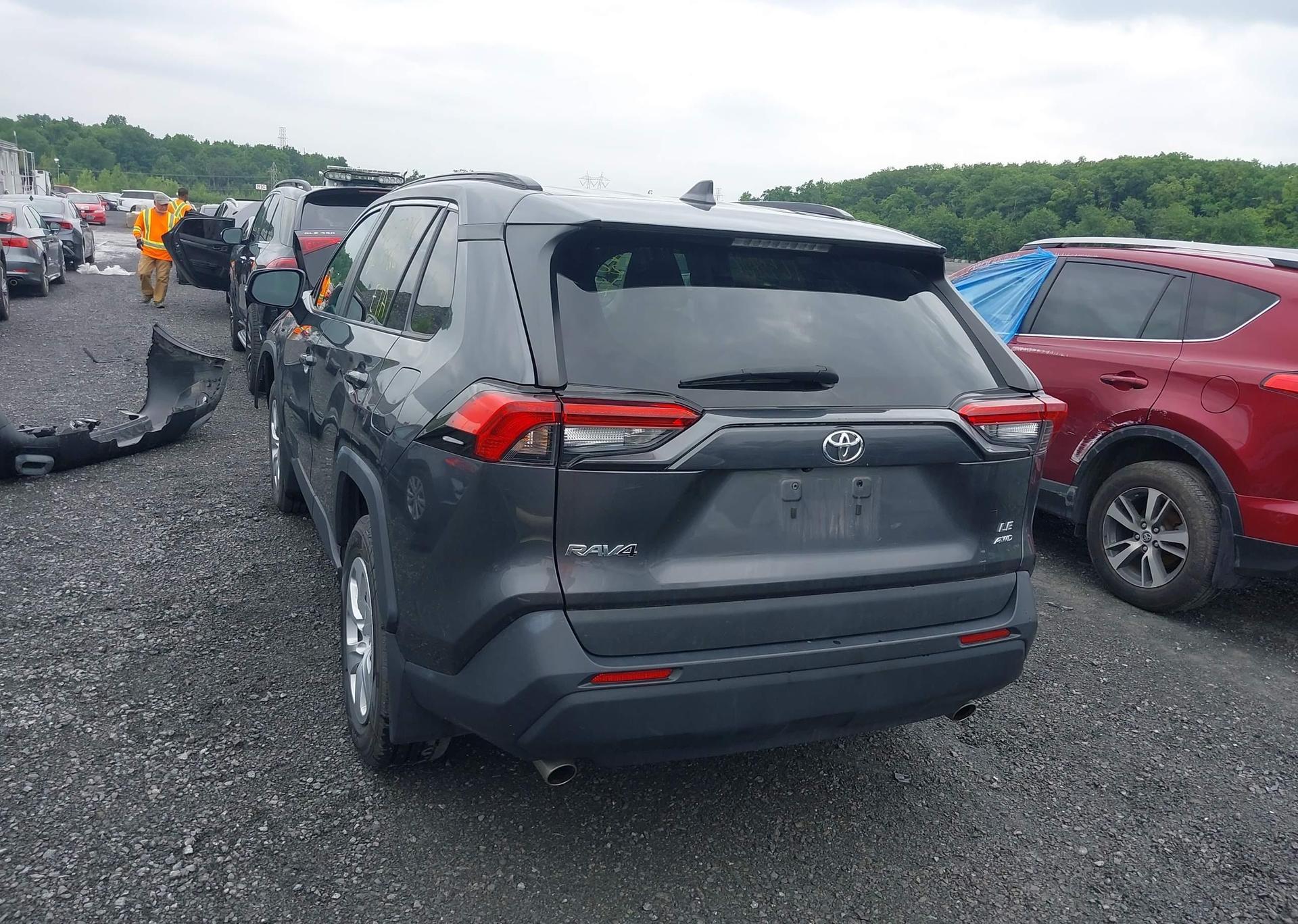 2020 TOYOTA RAV4 LE