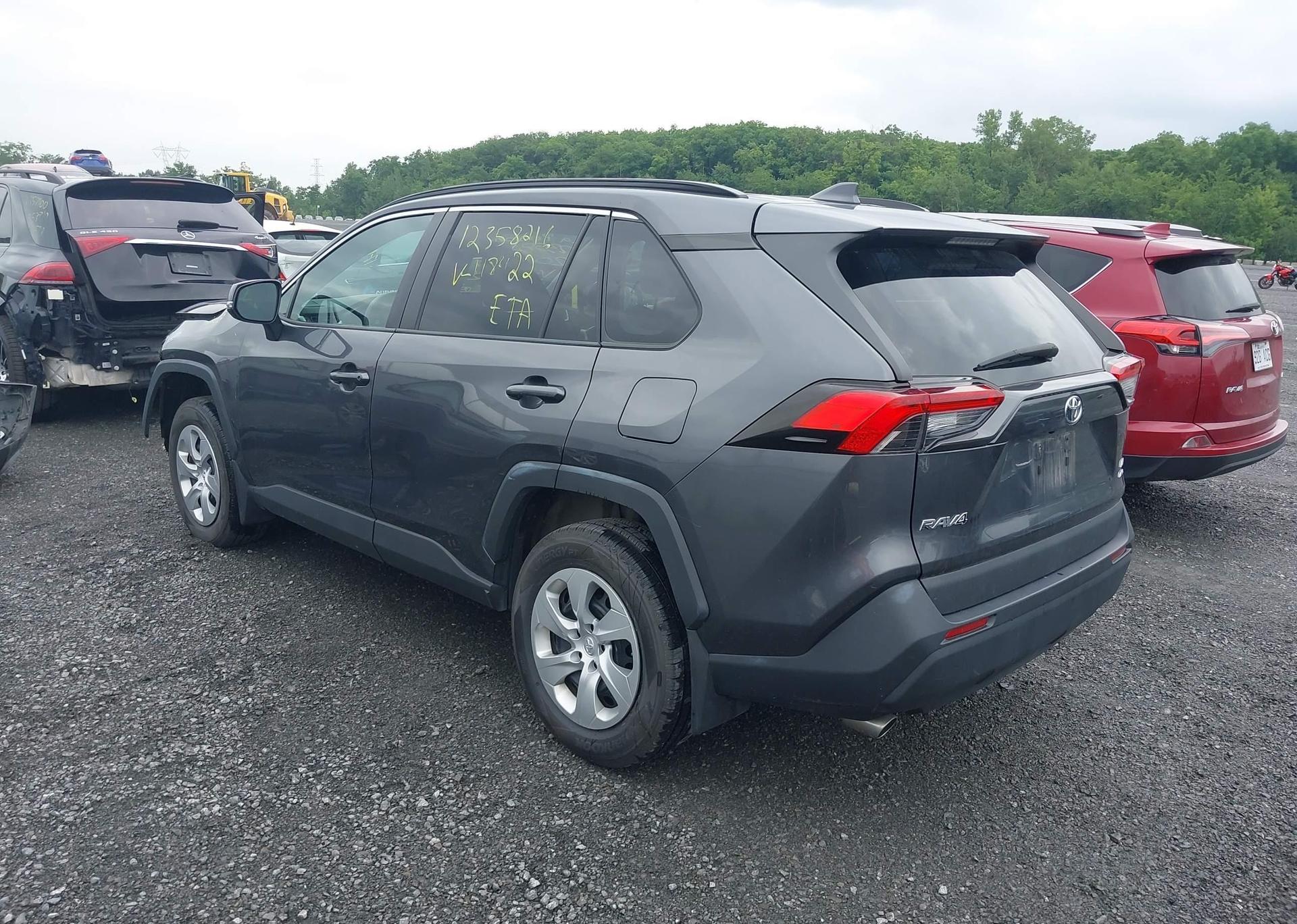 2020 TOYOTA RAV4 LE