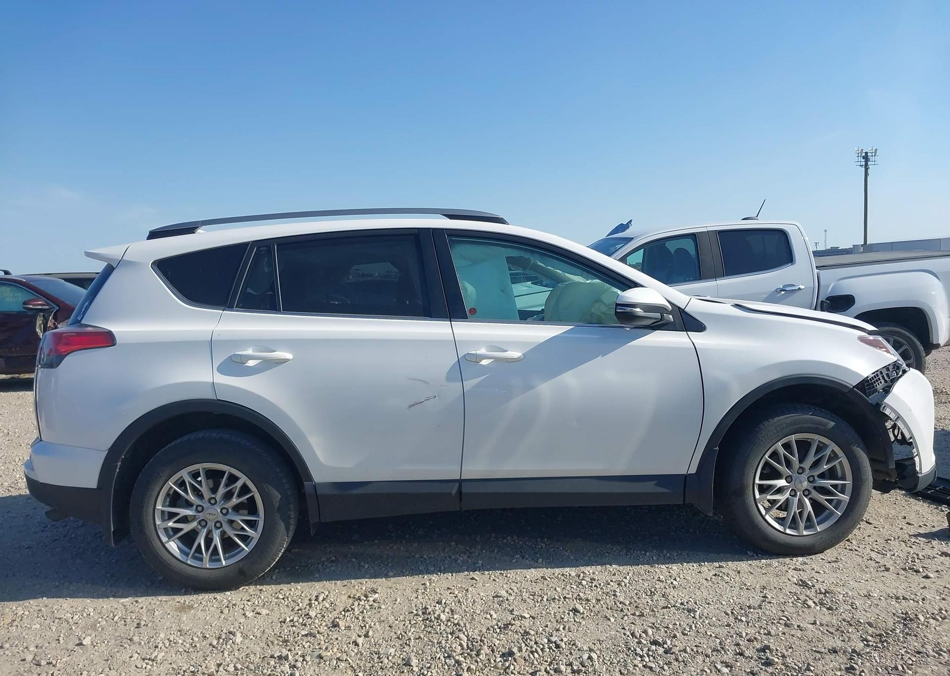 2017 TOYOTA RAV4 XLE