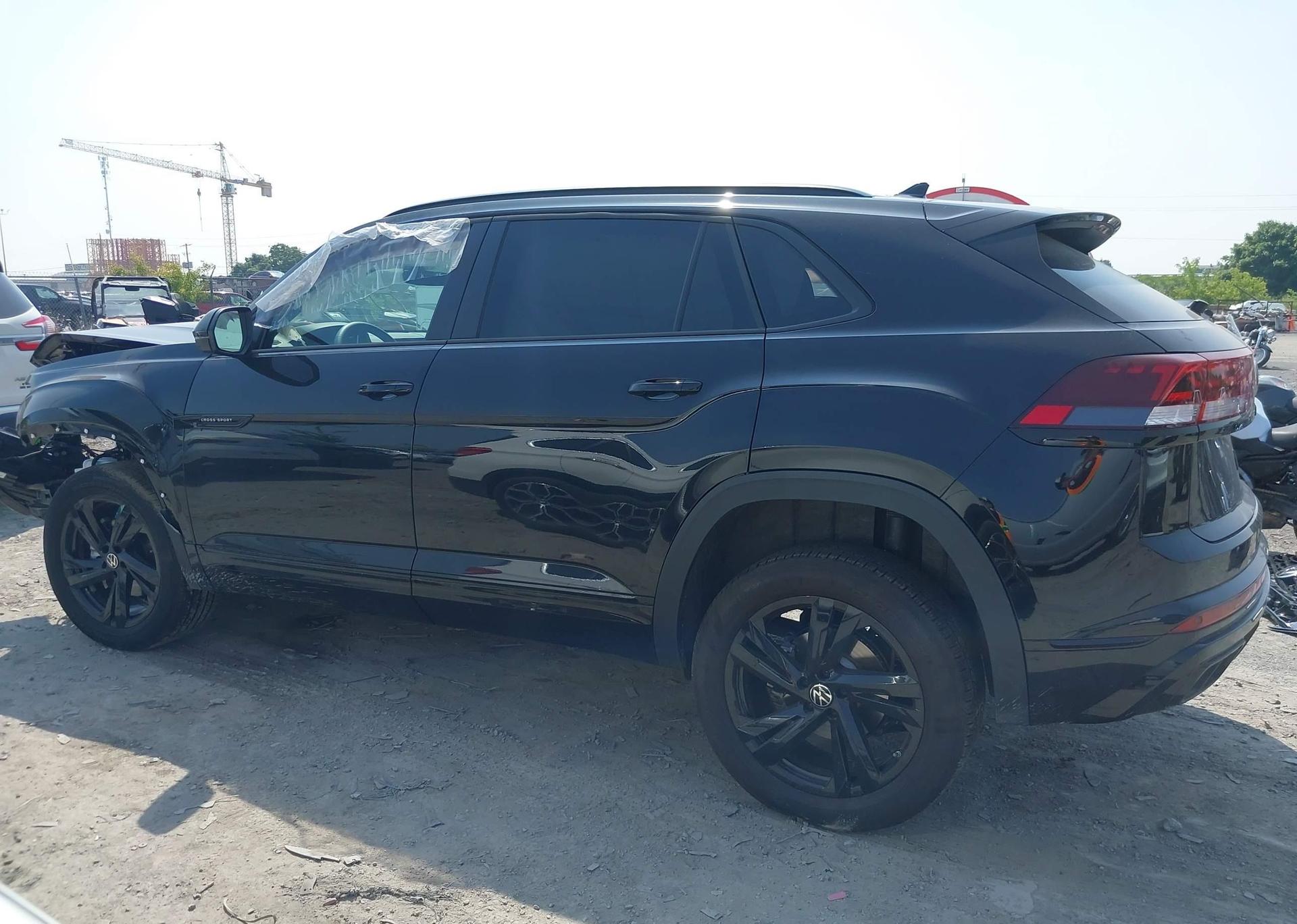 2025 VOLKSWAGEN ATLAS CROSS SPORT SE