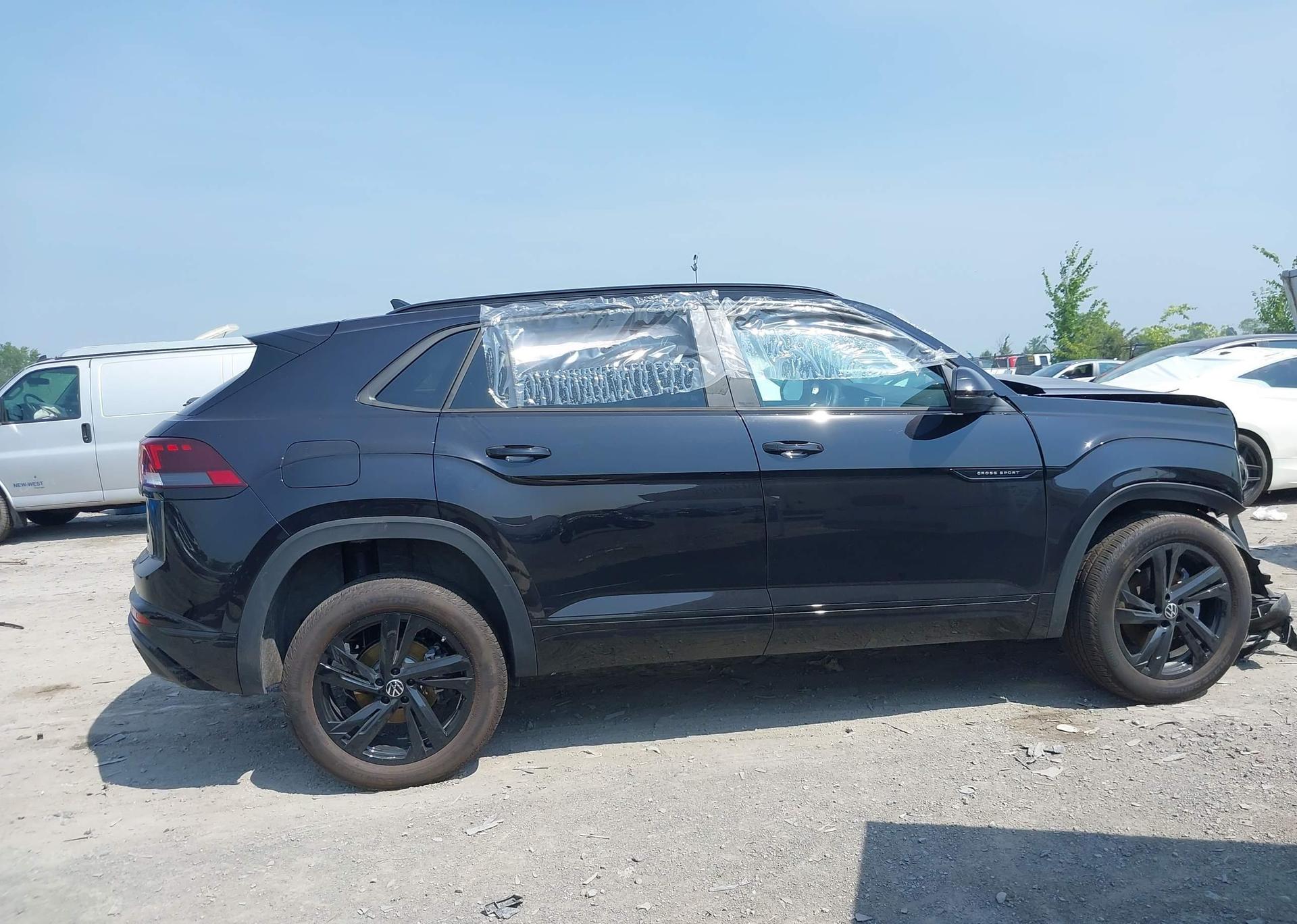 2025 VOLKSWAGEN ATLAS CROSS SPORT SE
