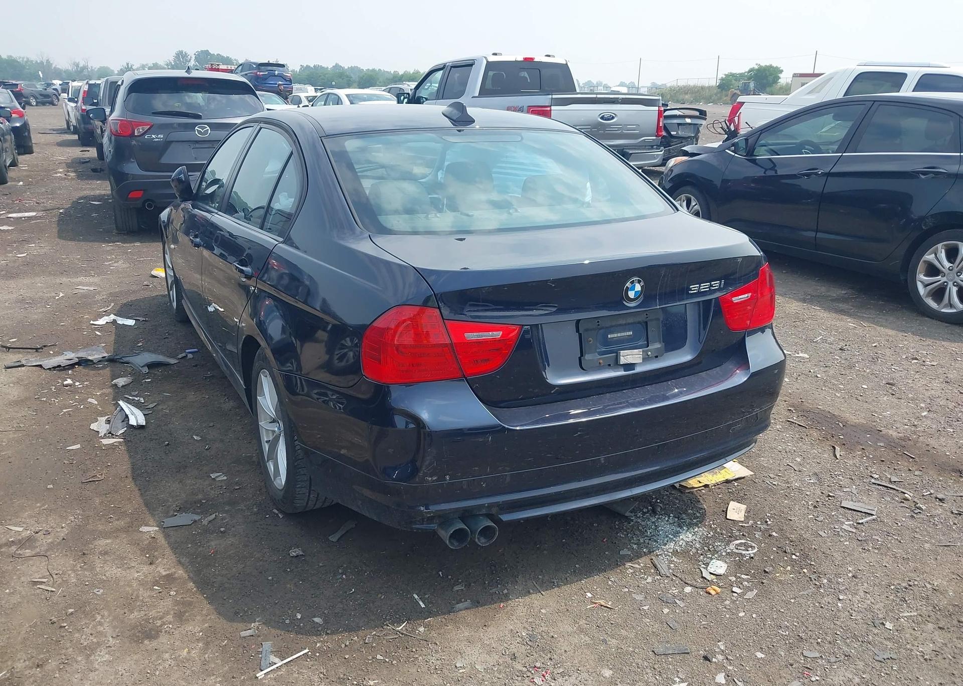 2010 BMW 323 I