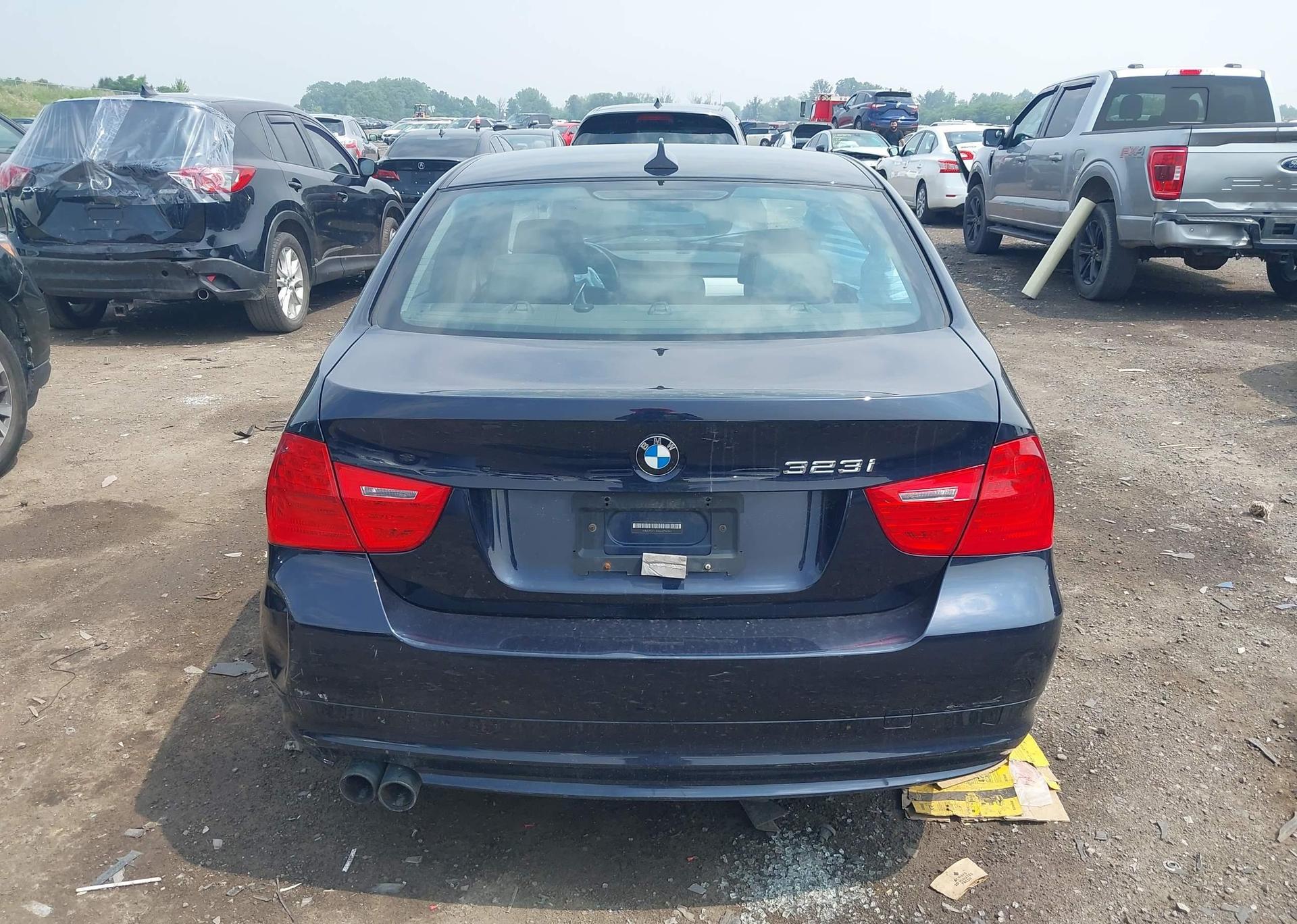 2010 BMW 323 I
