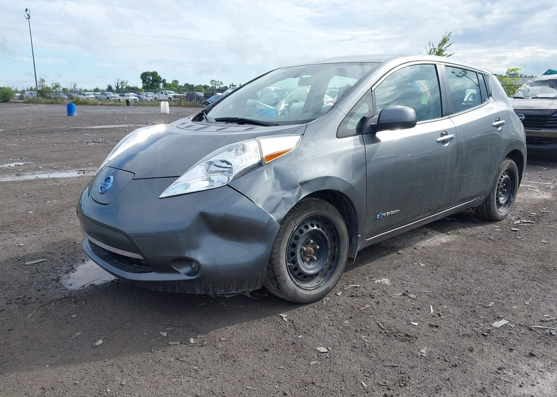 2016 NISSAN LEAF S