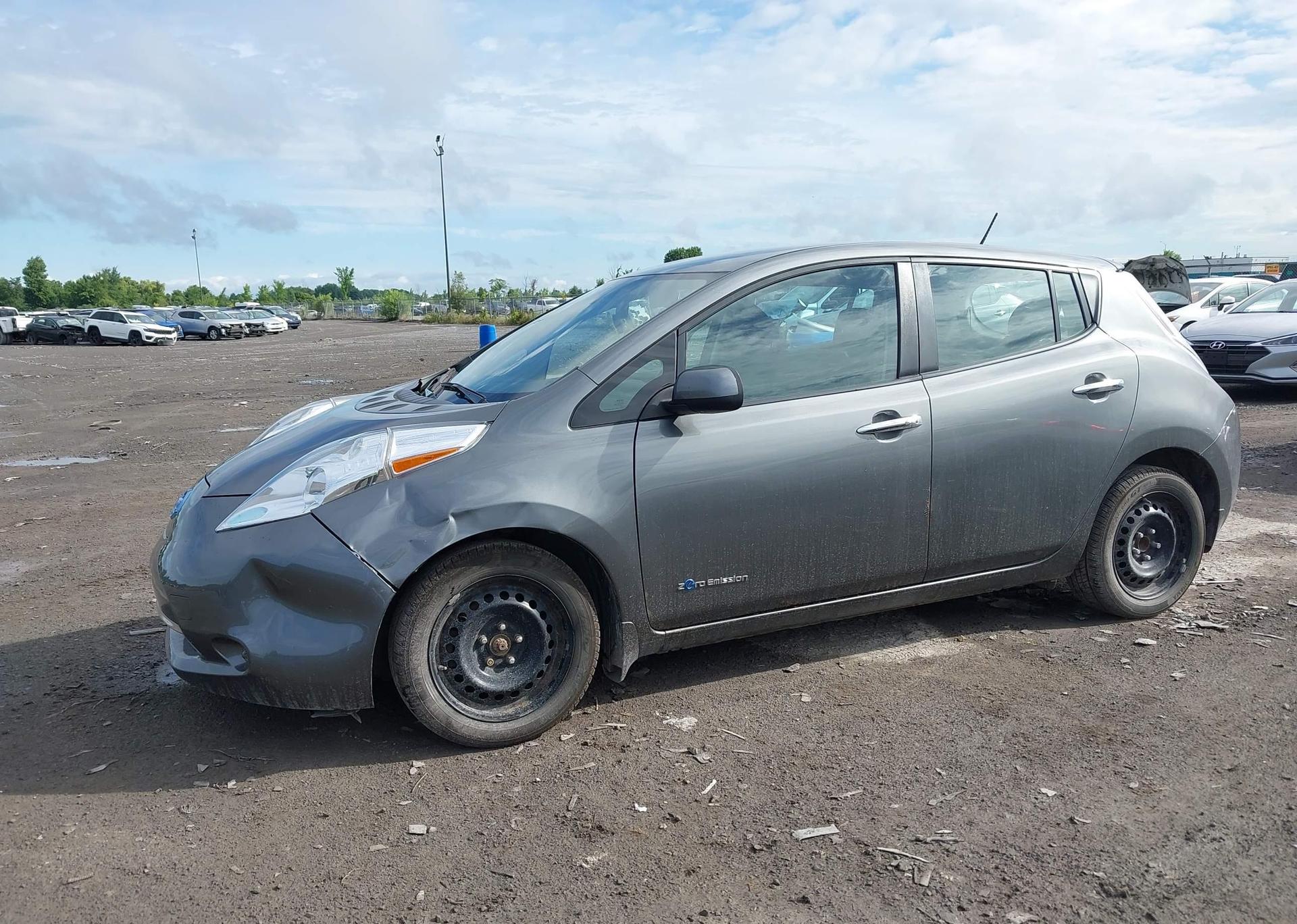 2016 NISSAN LEAF S