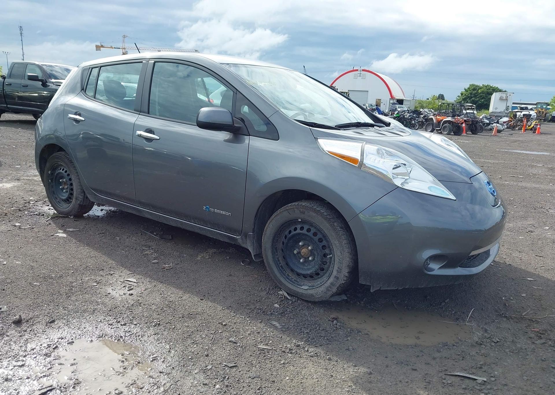 2016 NISSAN LEAF S