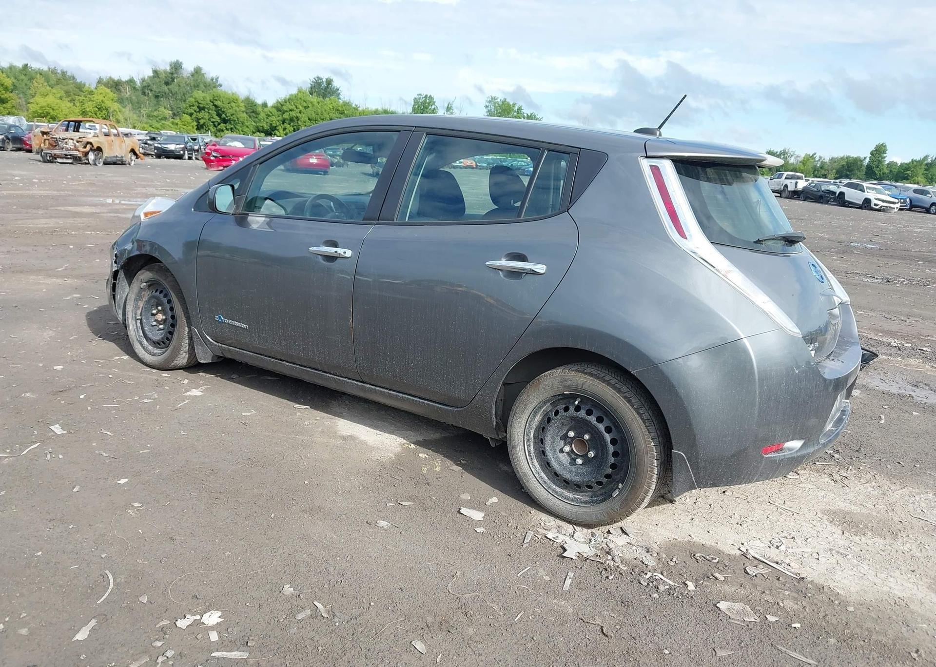 2016 NISSAN LEAF S