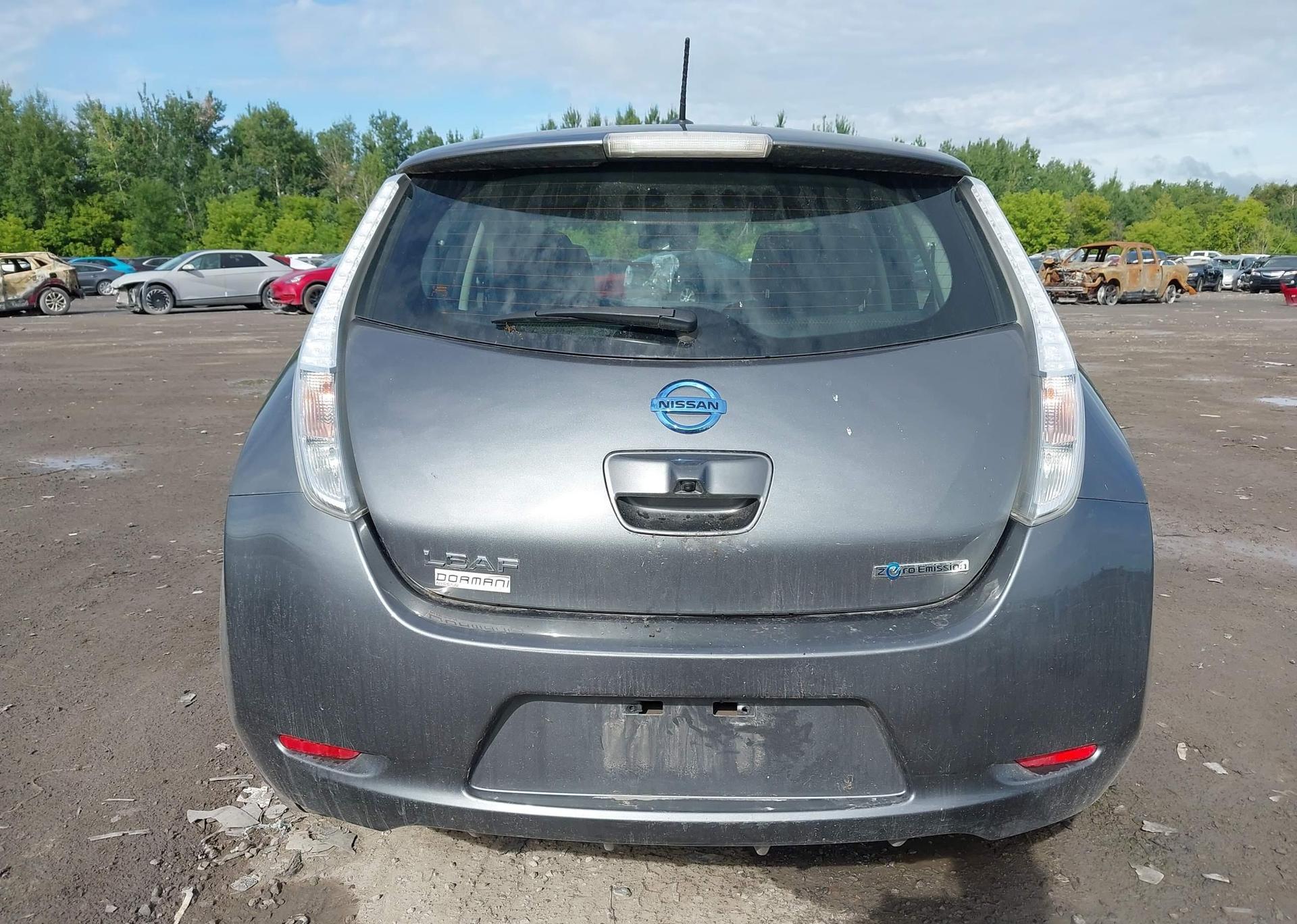 2016 NISSAN LEAF S