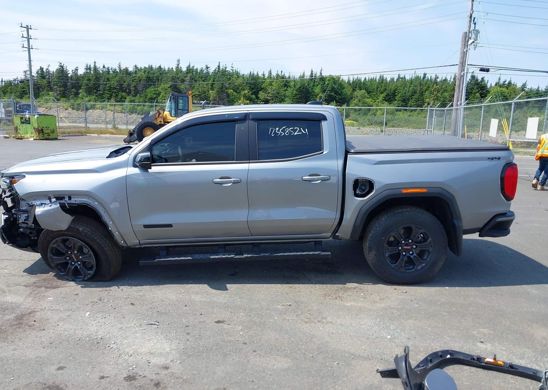 2024 GMC CANYON ELEVATION