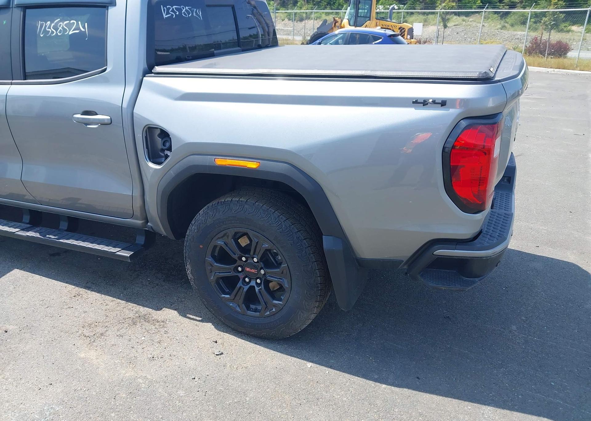 2024 GMC CANYON ELEVATION