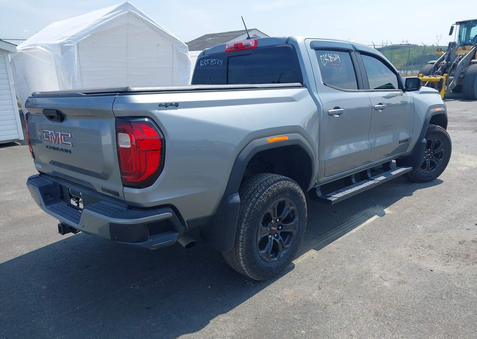 2024 GMC CANYON ELEVATION