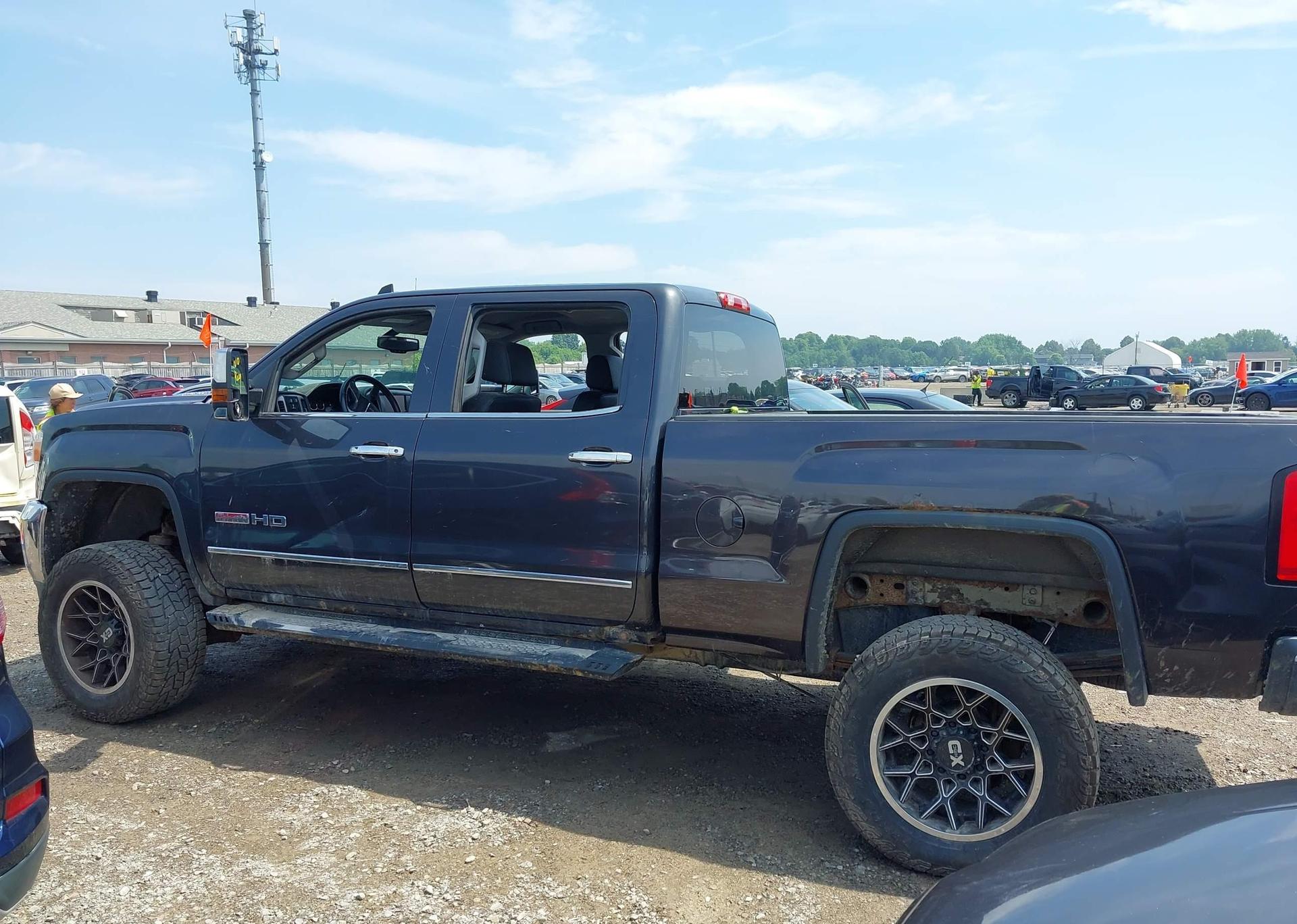 2015 GMC SIERRA K2500 SLE