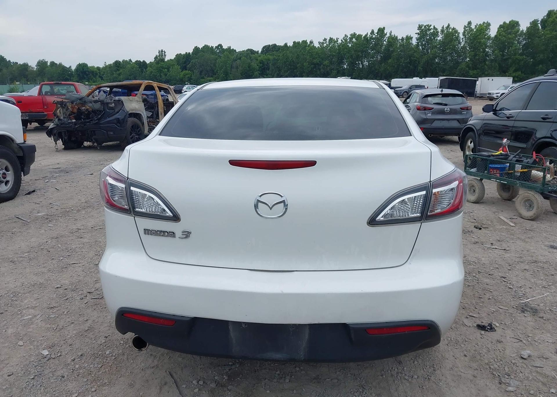 2011 MAZDA MAZDA3 GS