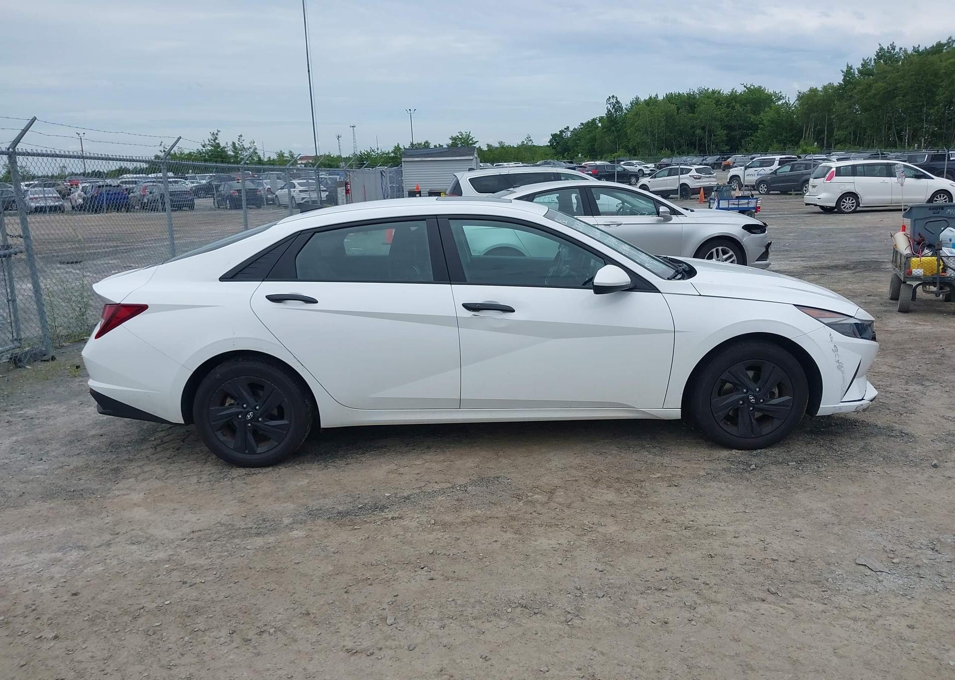 2022 HYUNDAI ELANTRA