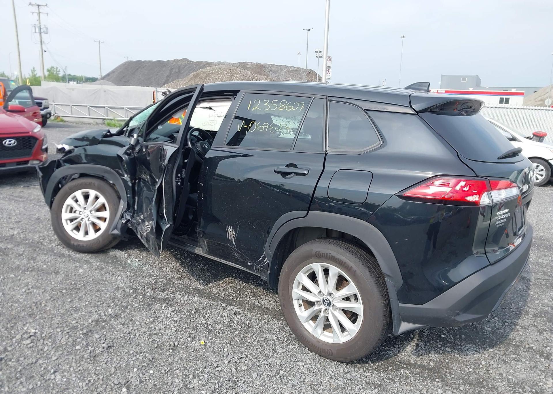 2023 TOYOTA COROLLA CROSS LE