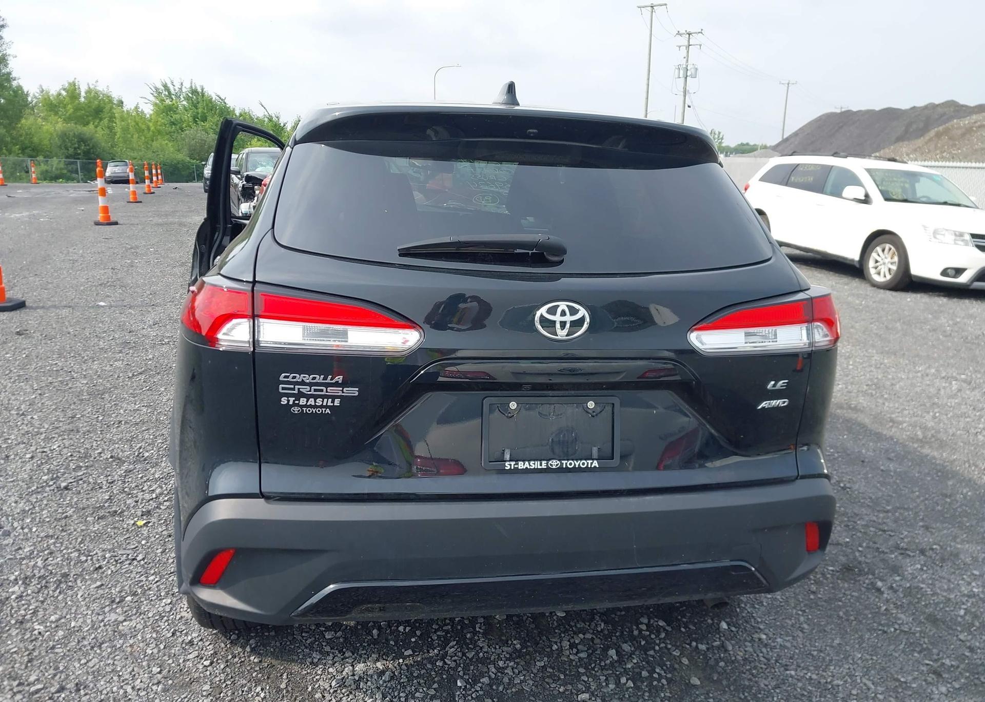 2023 TOYOTA COROLLA CROSS LE