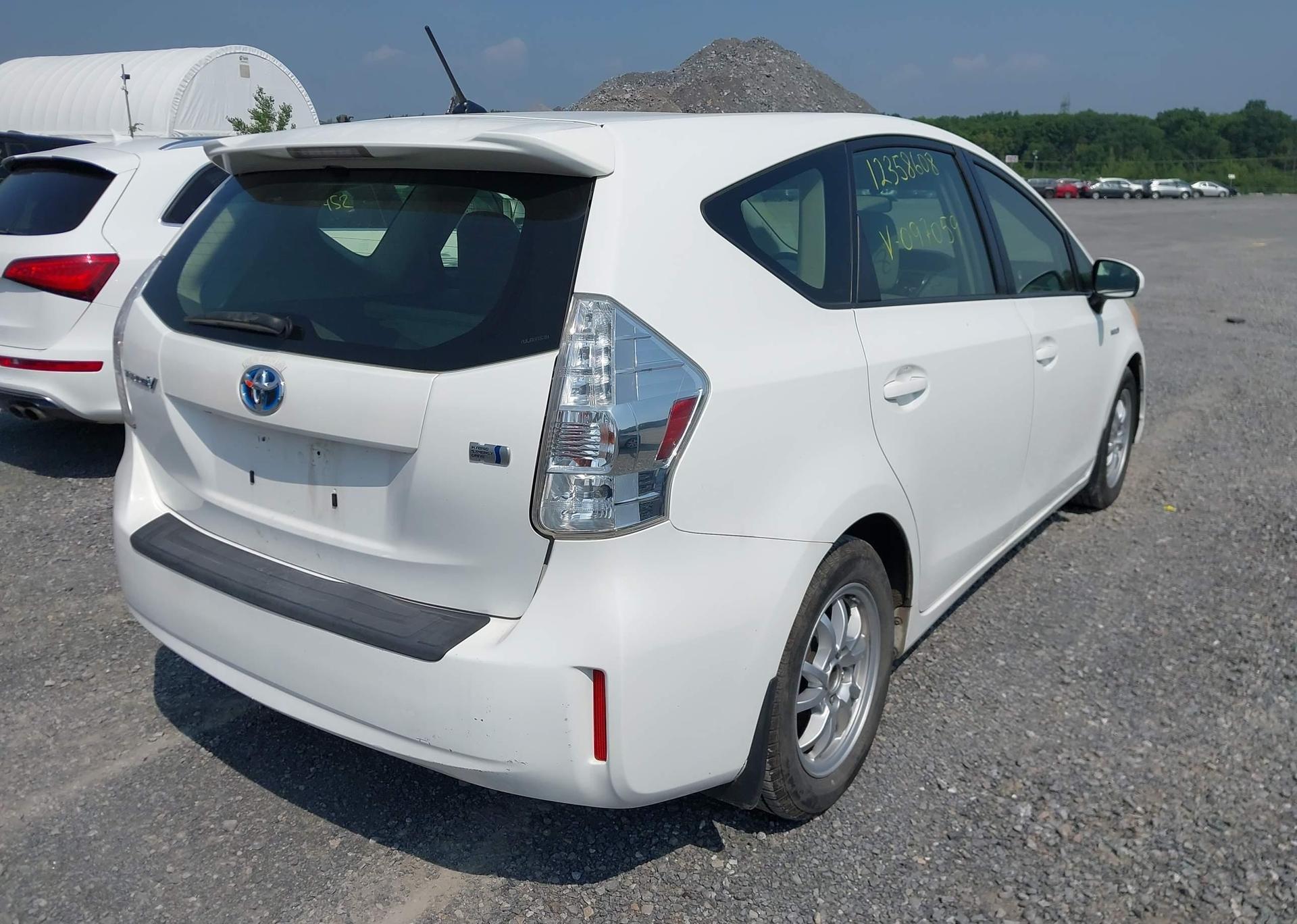 2012 TOYOTA PRIUS V