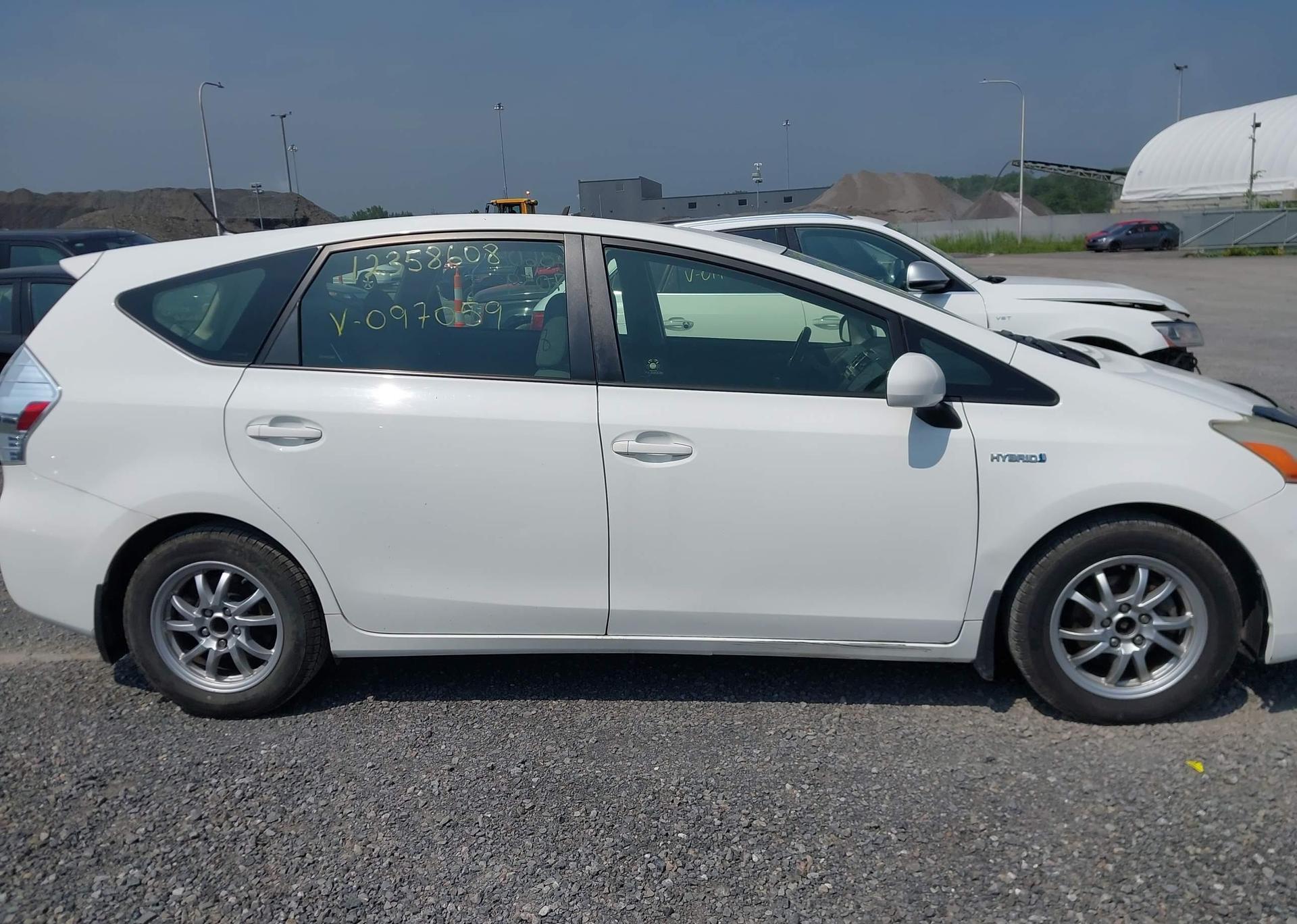2012 TOYOTA PRIUS V