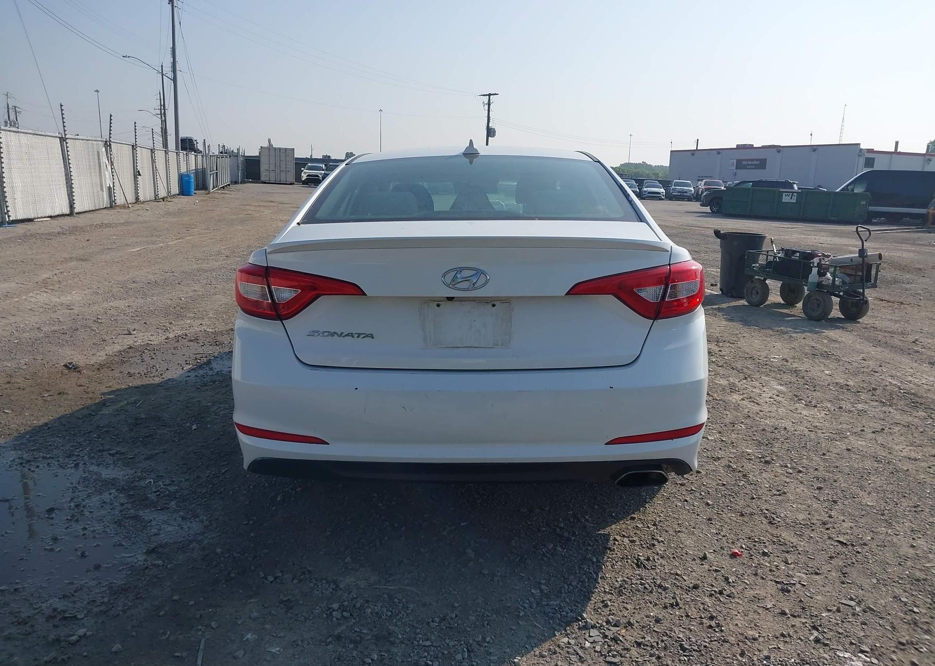 2015 HYUNDAI SONATA SE