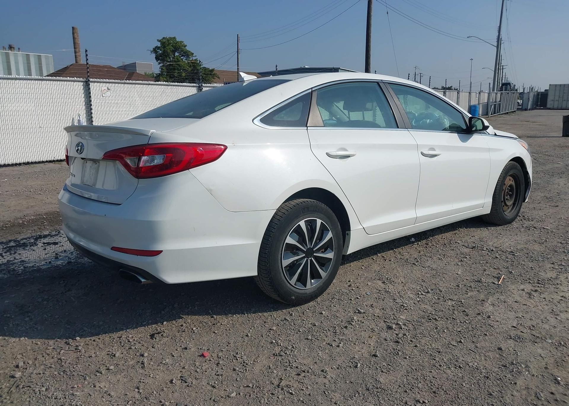 2015 HYUNDAI SONATA SE