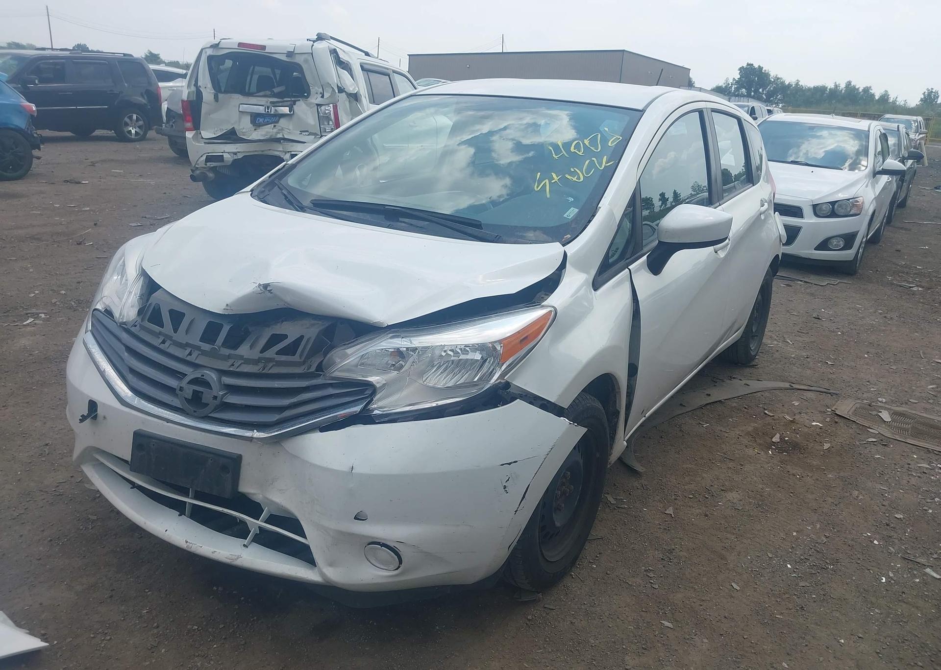2015 NISSAN VERSA