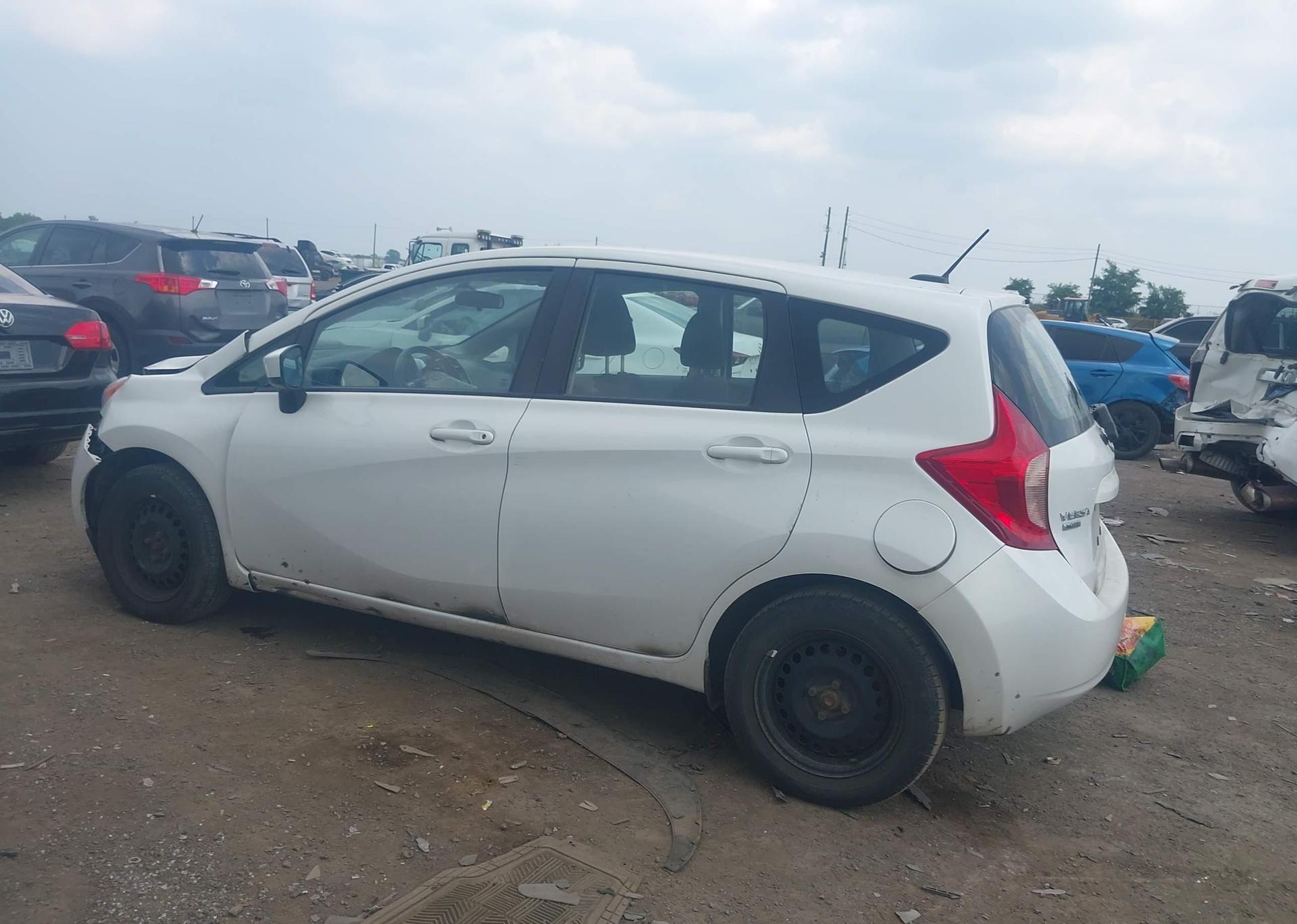 2015 NISSAN VERSA