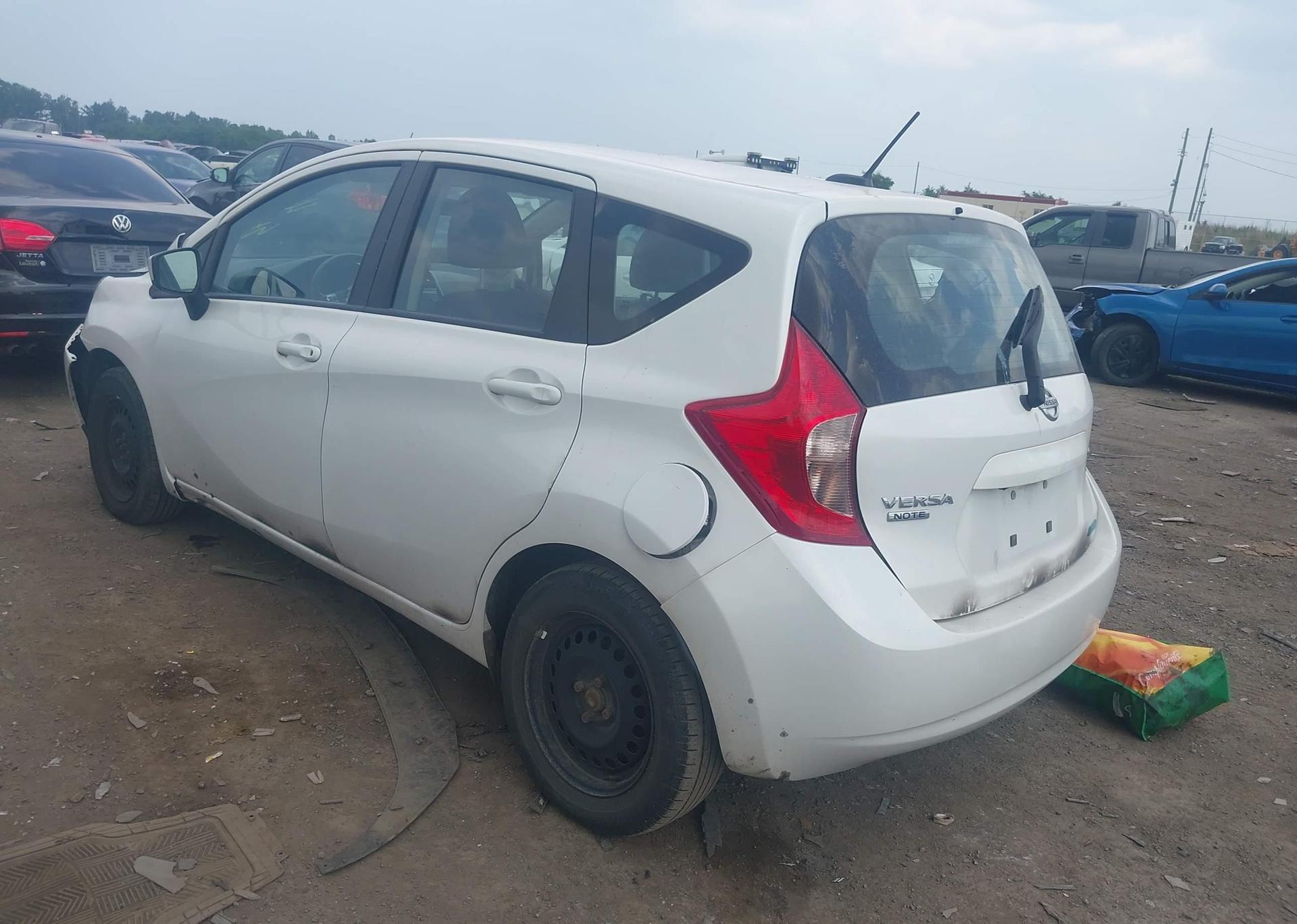 2015 NISSAN VERSA