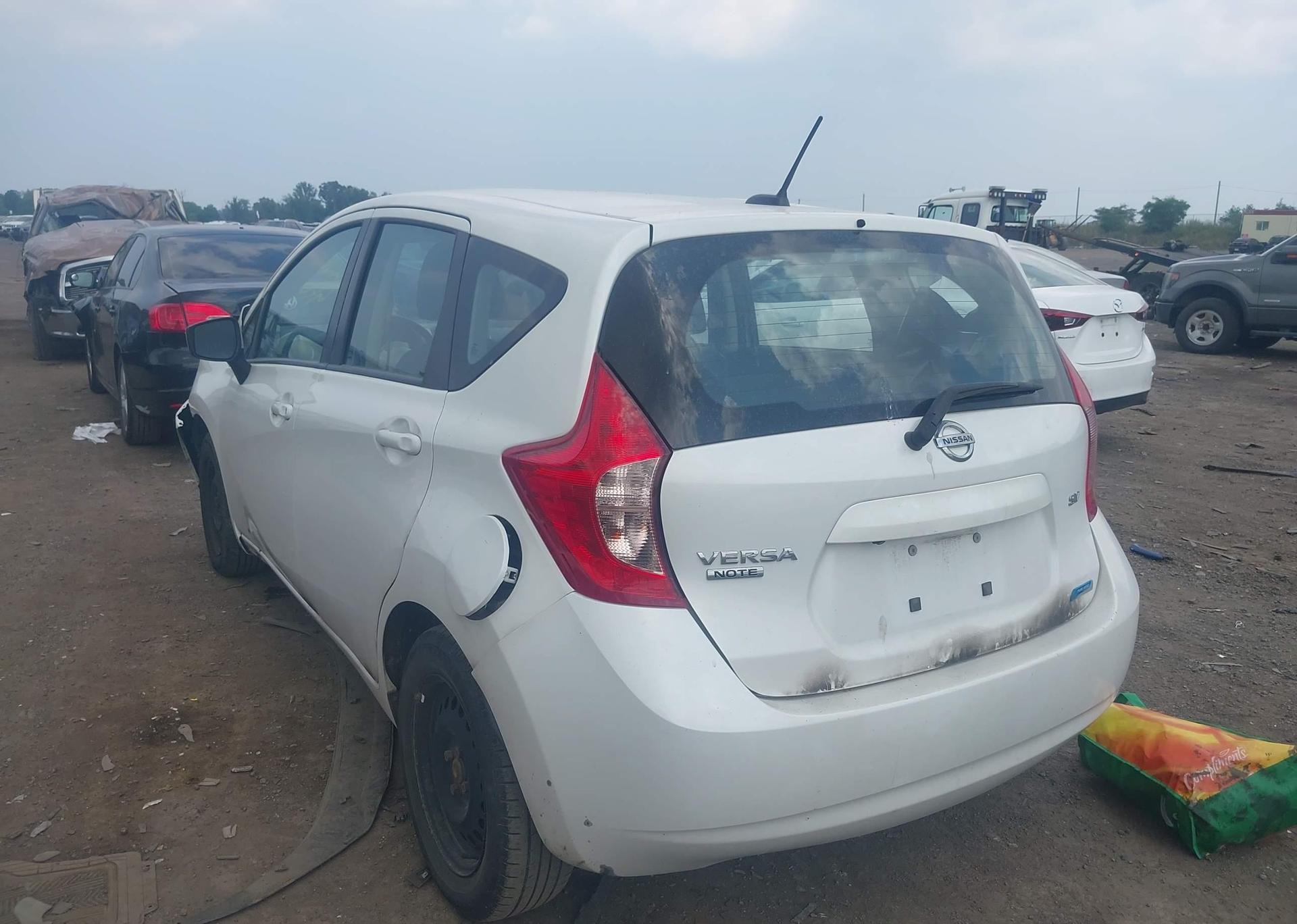 2015 NISSAN VERSA