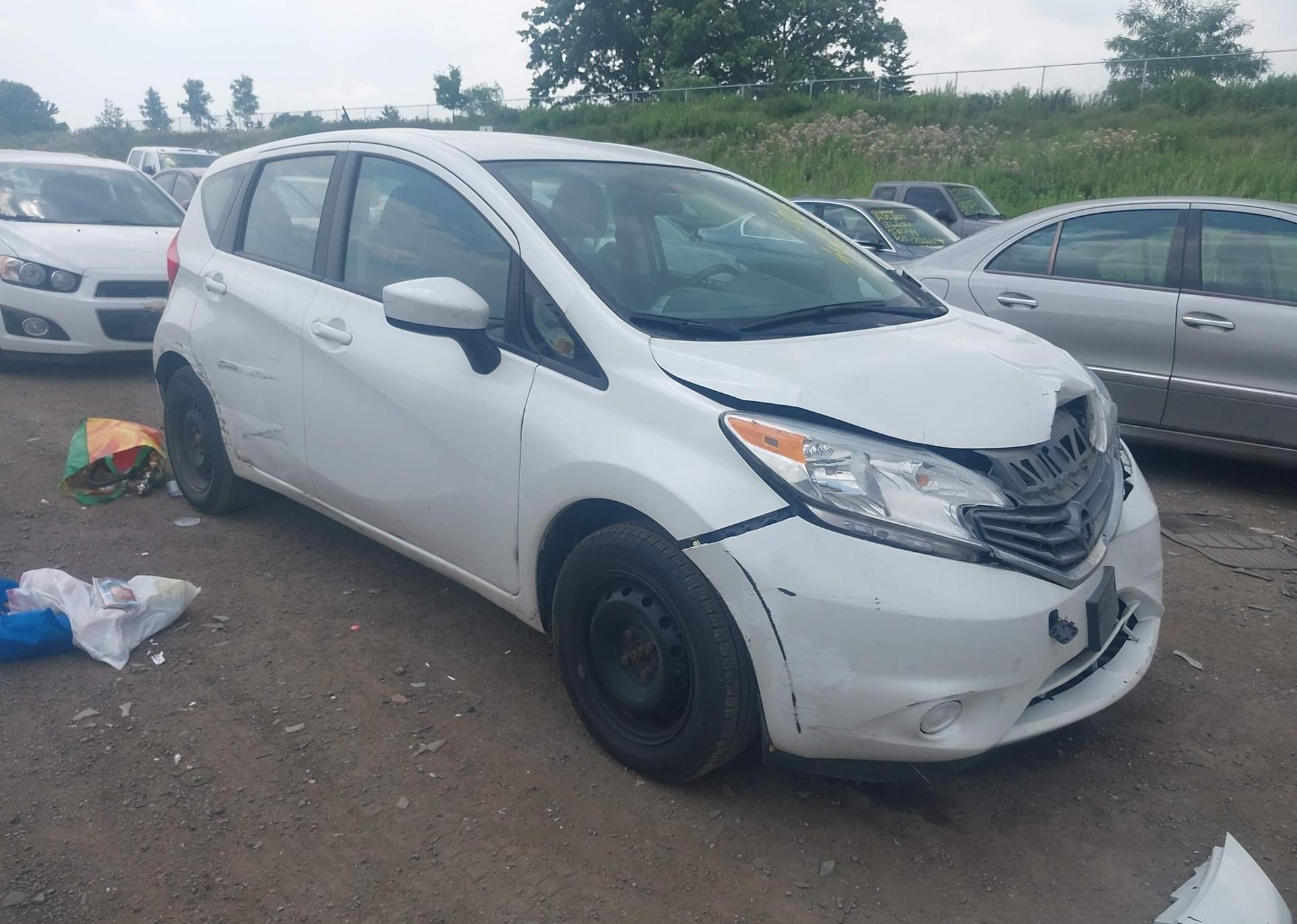 2015 NISSAN VERSA