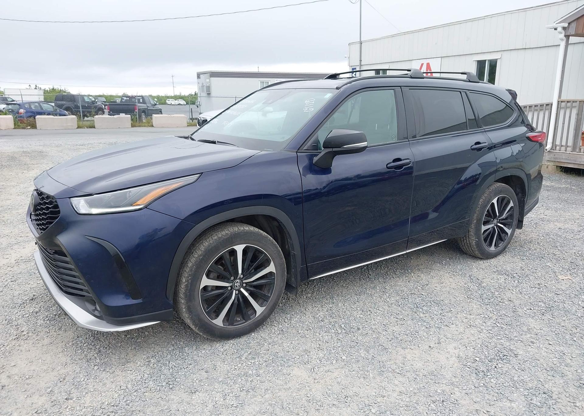2022 TOYOTA HIGHLANDER XSE