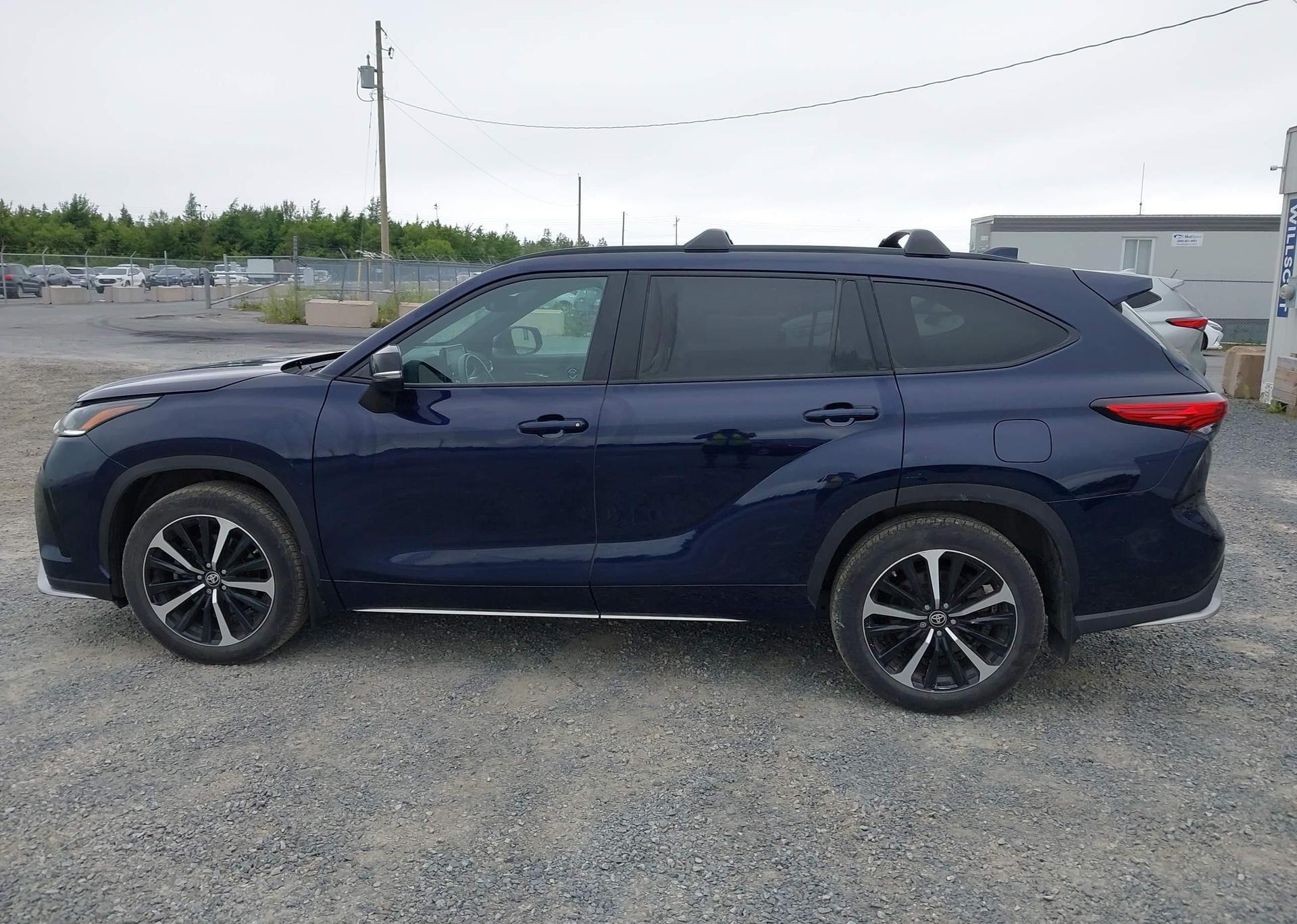 2022 TOYOTA HIGHLANDER XSE