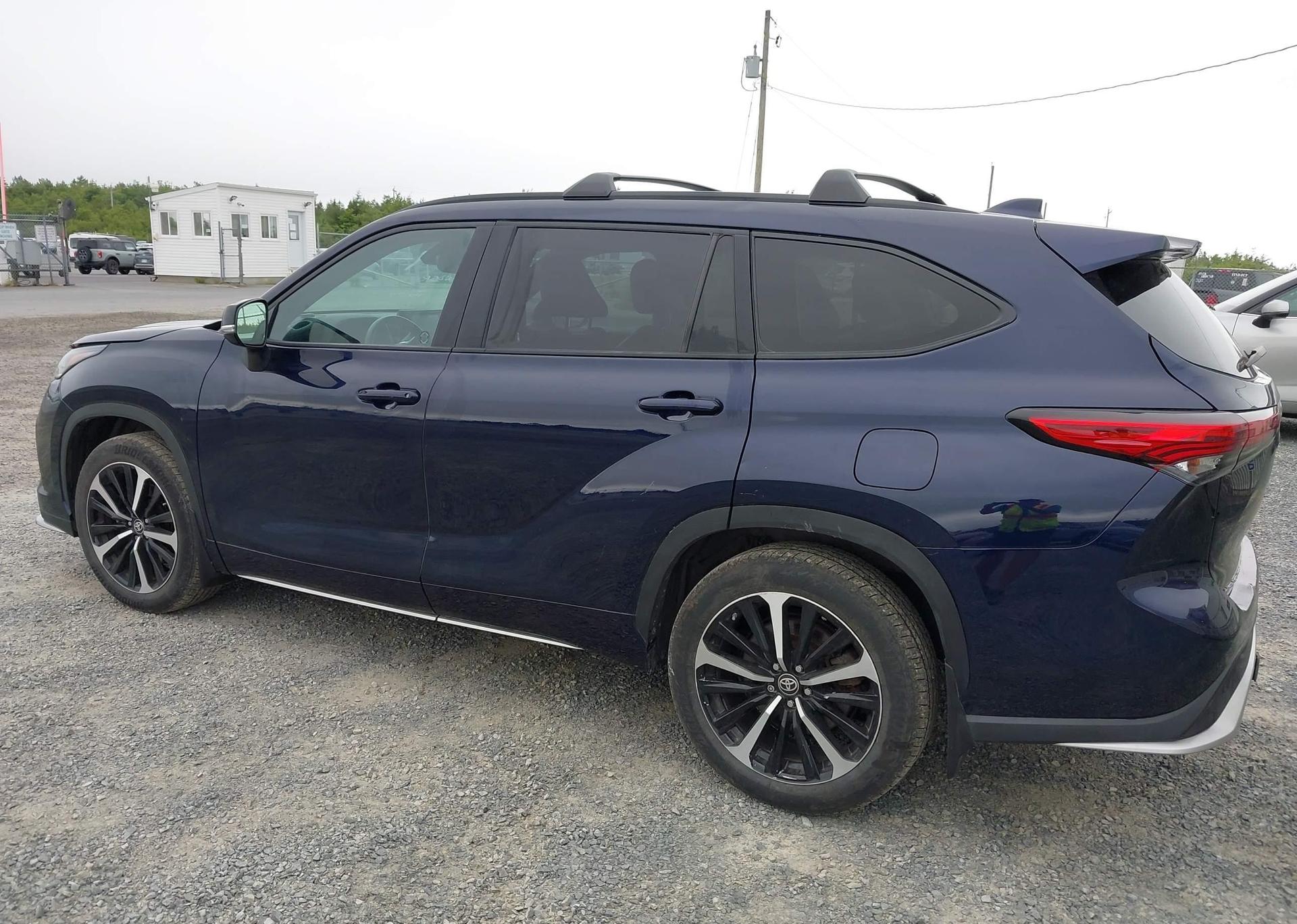 2022 TOYOTA HIGHLANDER XSE