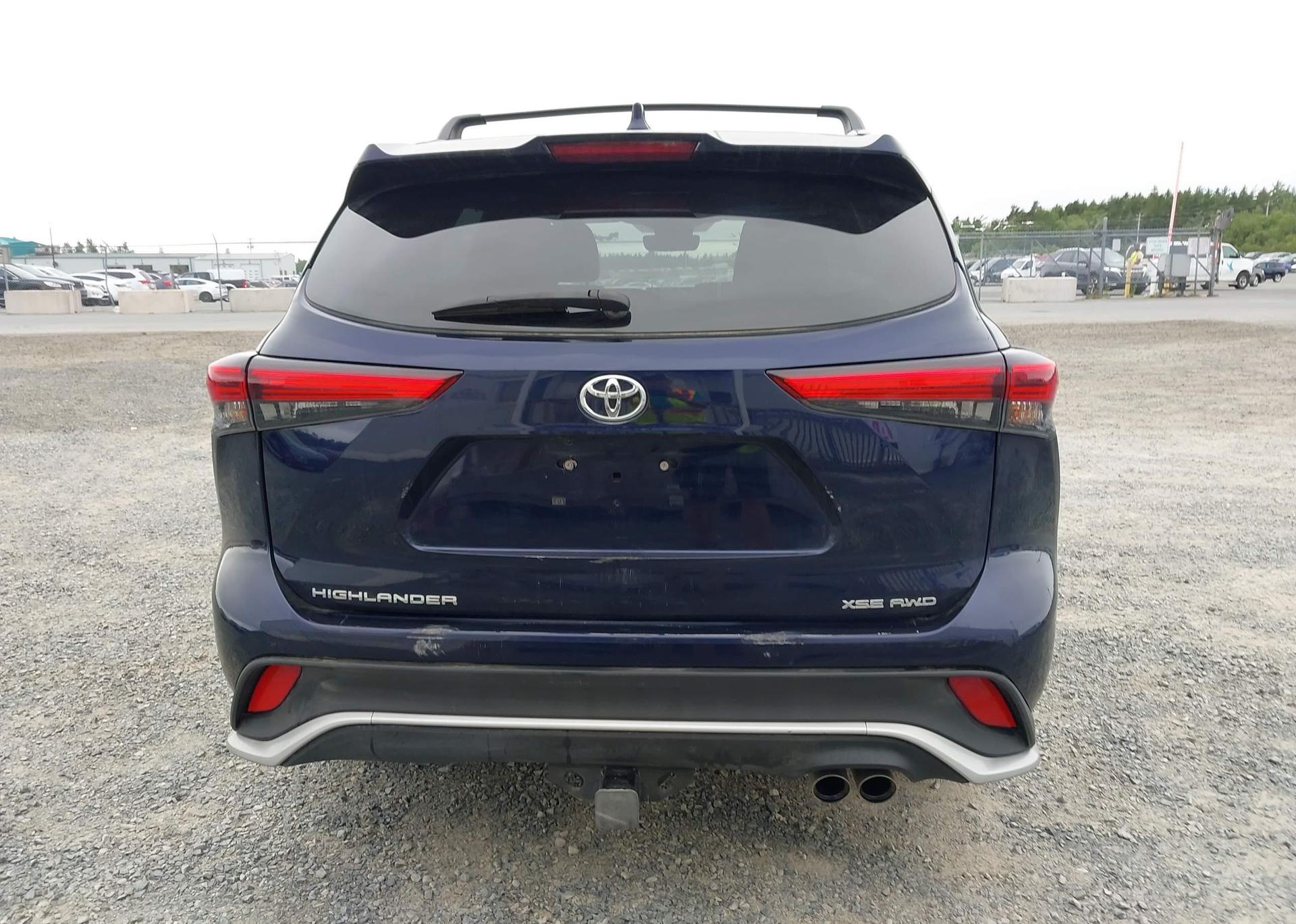 2022 TOYOTA HIGHLANDER XSE