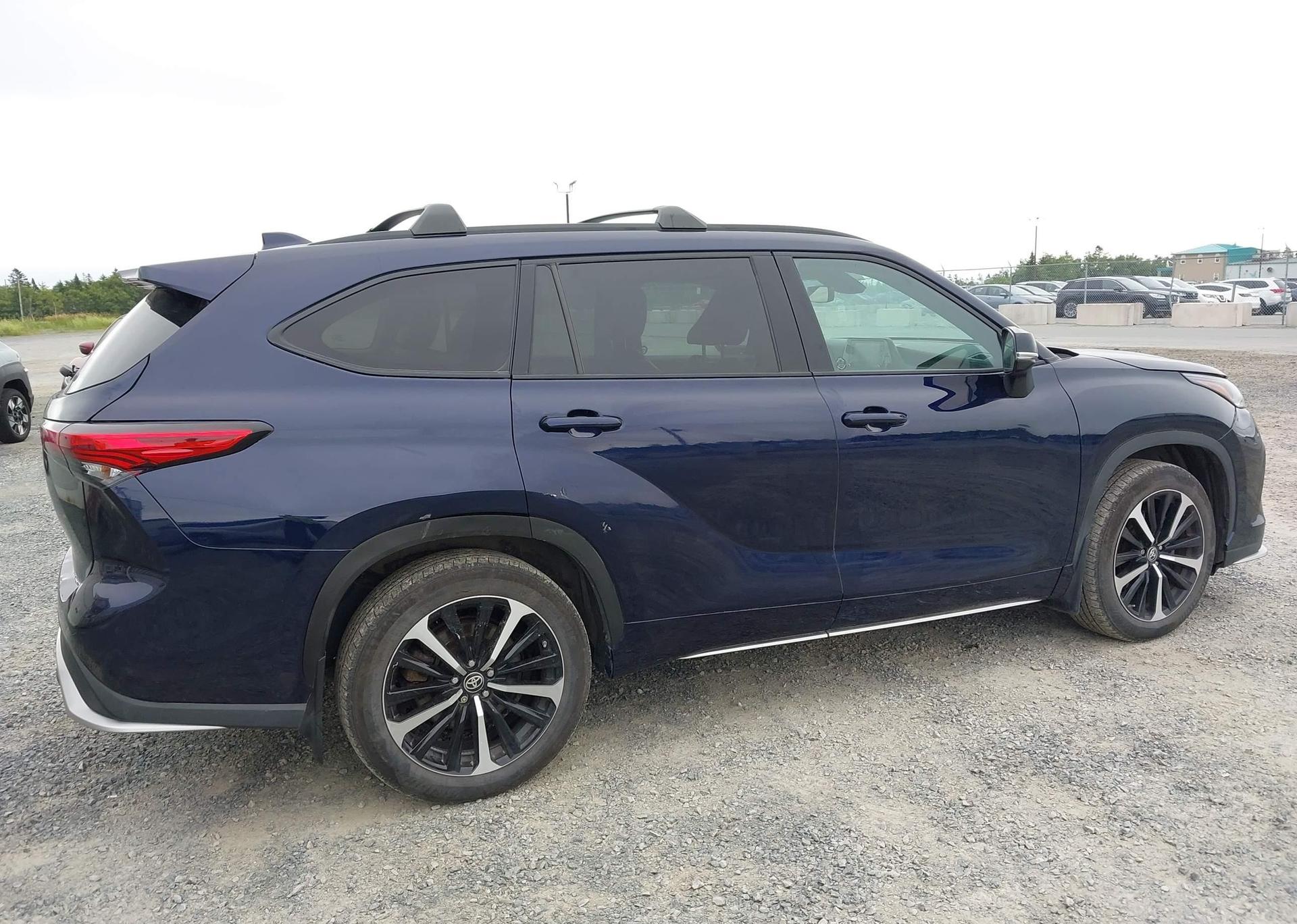 2022 TOYOTA HIGHLANDER XSE
