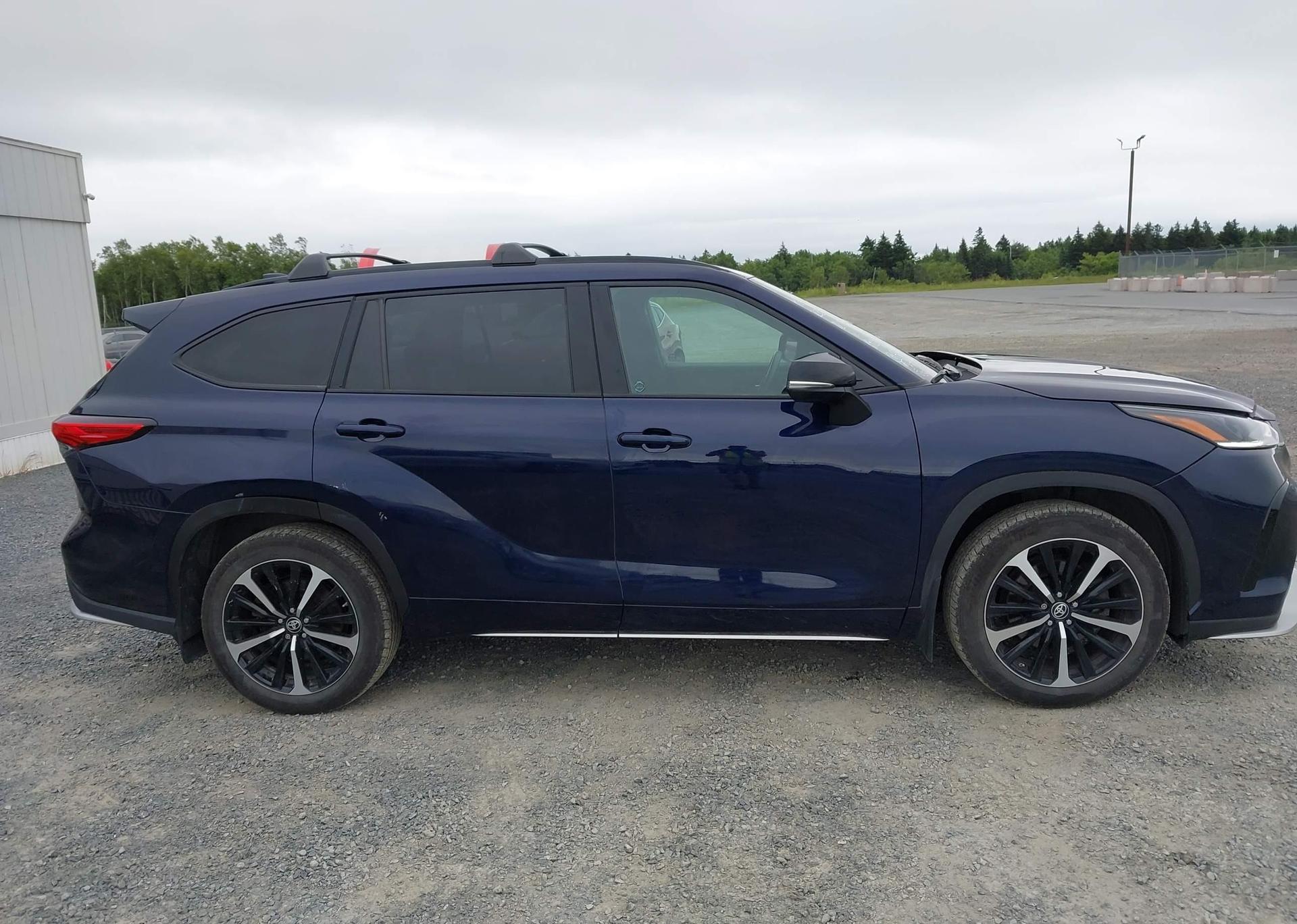 2022 TOYOTA HIGHLANDER XSE