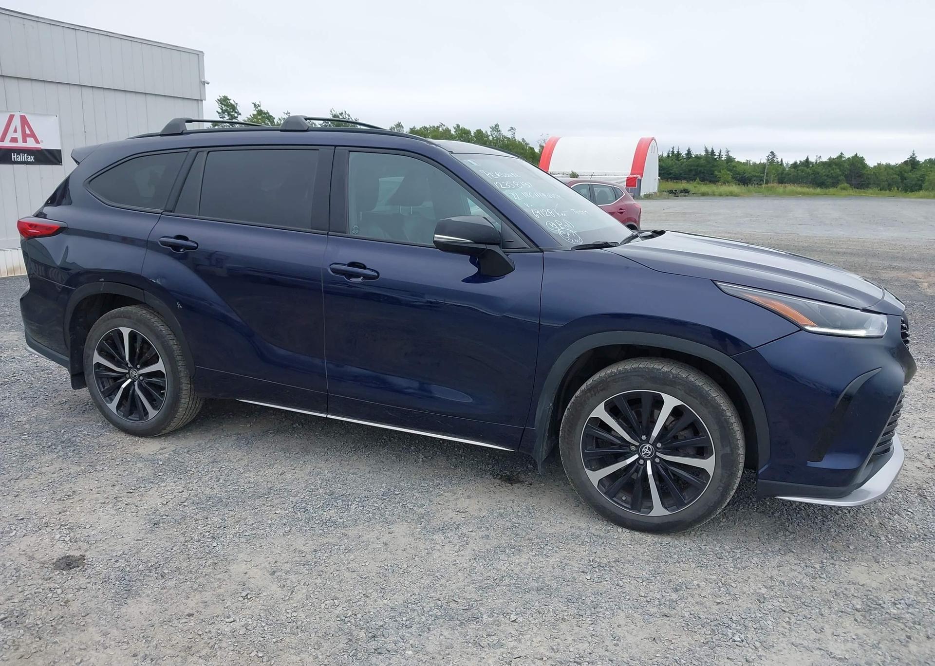 2022 TOYOTA HIGHLANDER XSE