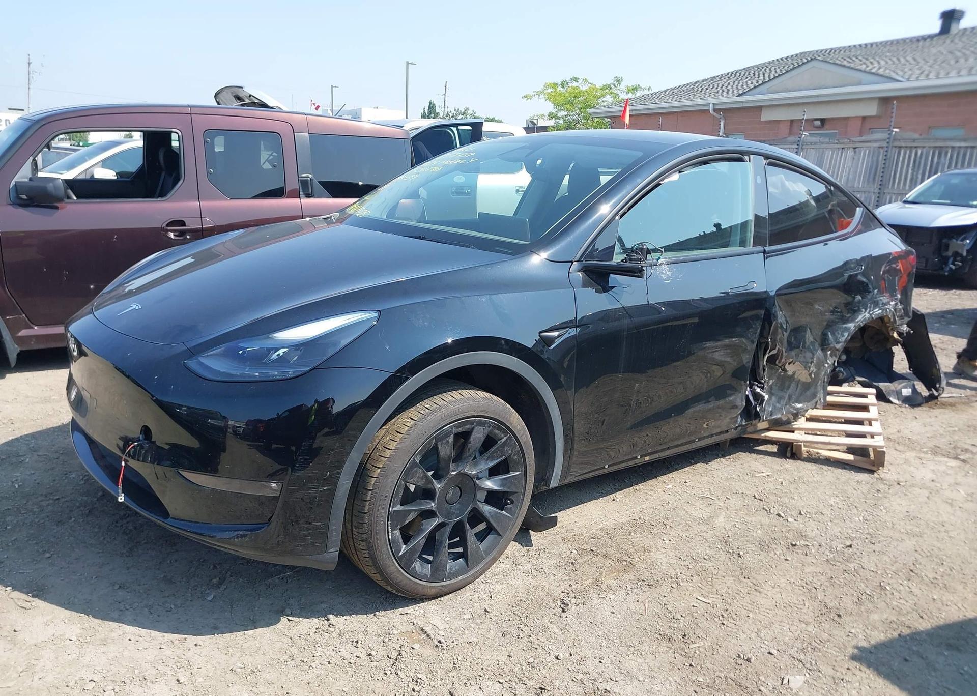 2024 TESLA MODEL Y LONG RANGE